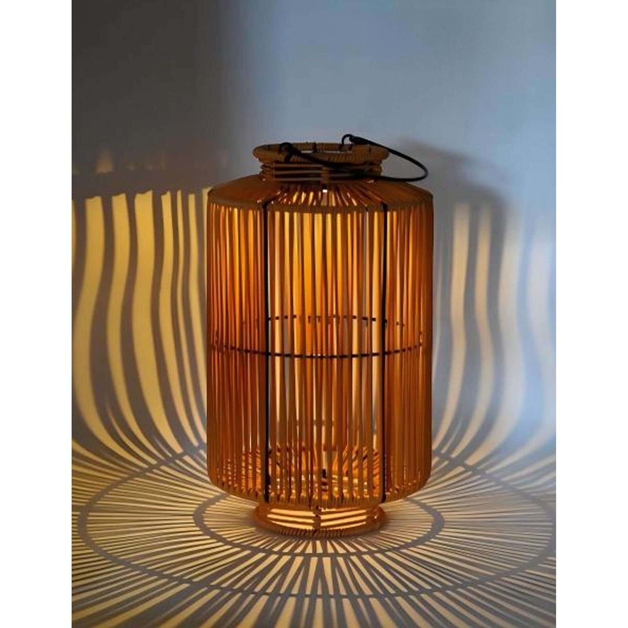 Candeeiro de Ch&atilde;o Redondo Wicker Kasa