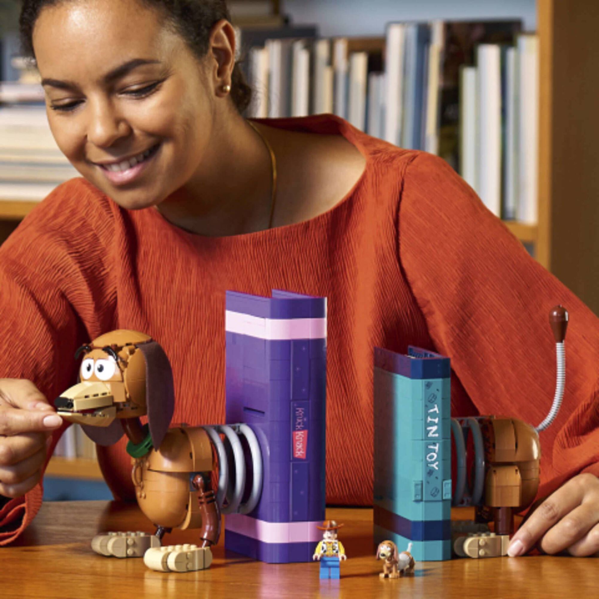 LEGO Disney - Bookends do Slinky Dog de Toy Story - 43301