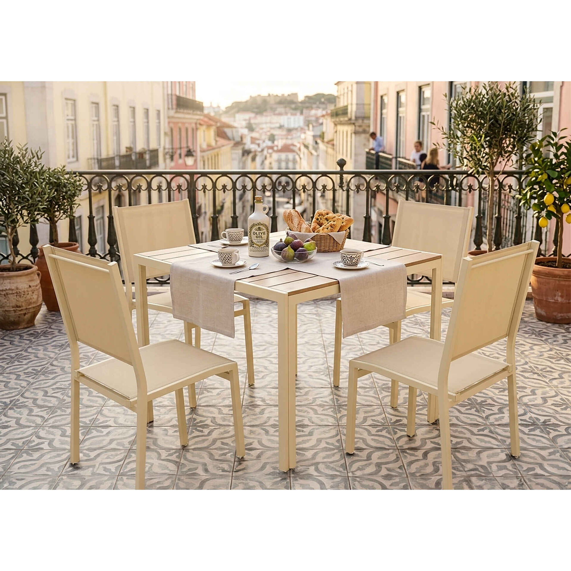 Conjunto de Mesa e 4 Cadeiras Metal Amarelo Kasa