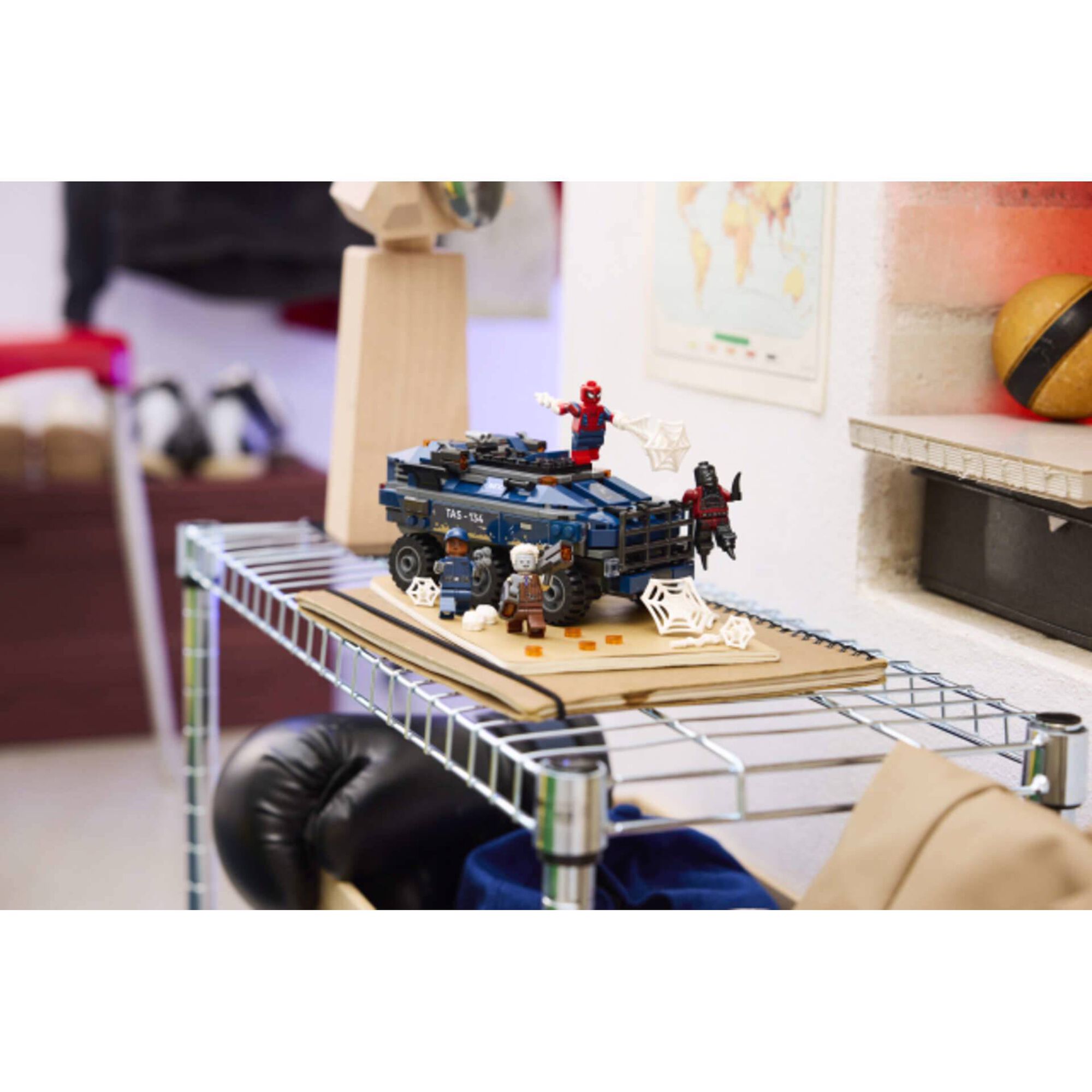 LEGO Marvel - Persegui&ccedil;&atilde;o do Transporte de Prisioneiros do Spider-Man - 76349