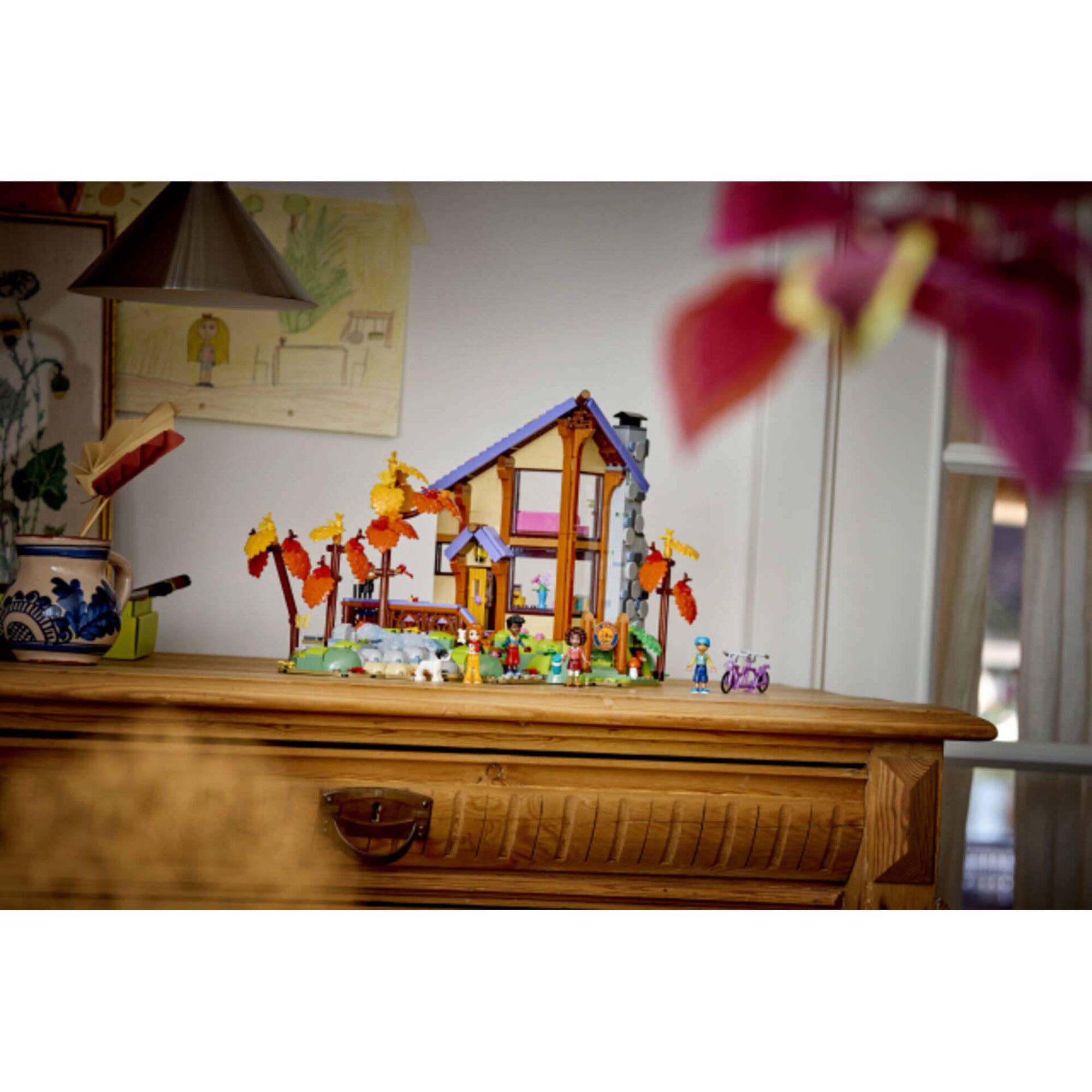 LEGO Friends - Cabana de Outono Aconchegante na Floresta - 42705