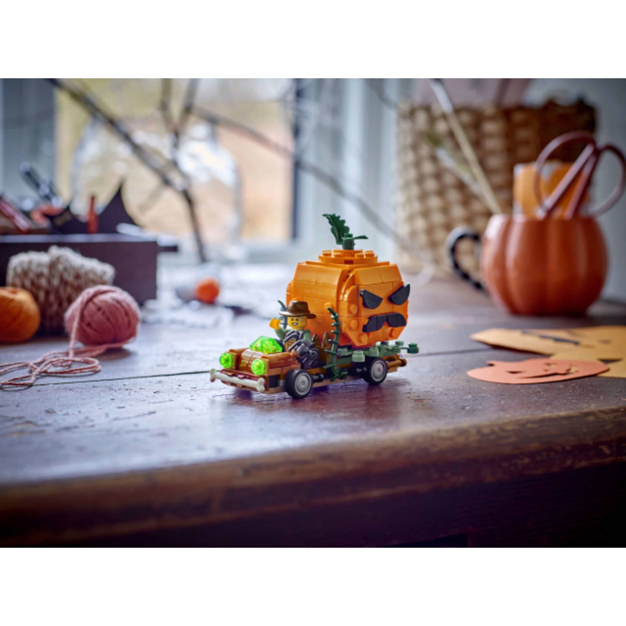 LEGO - Carrinha Pick-Up com Ab&oacute;bora de Halloween - 40822
