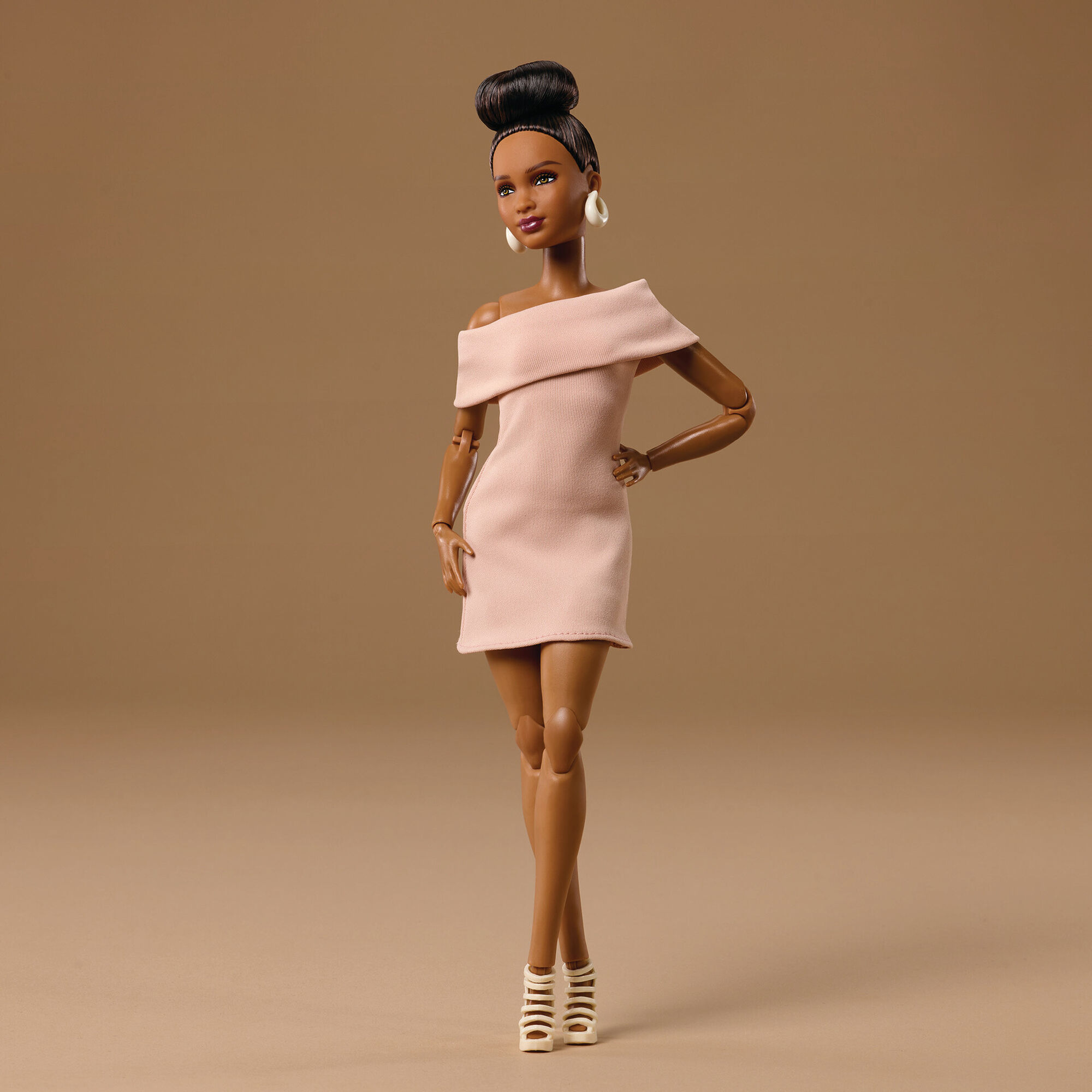 Barbie - Boneca Signature Basics Modelo 08