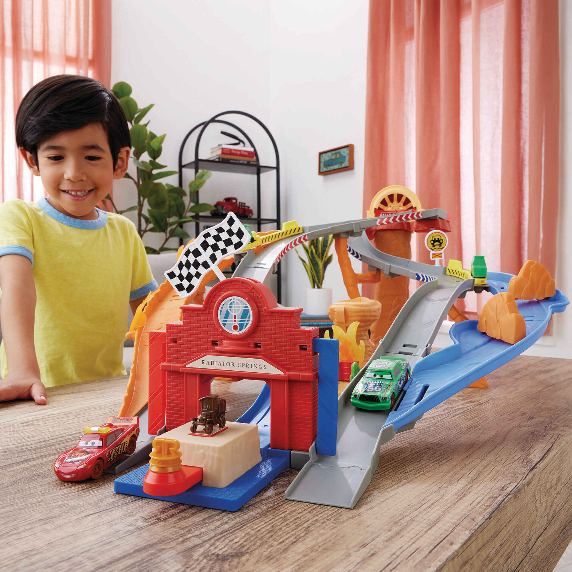 Cars Pista Pitty Crew