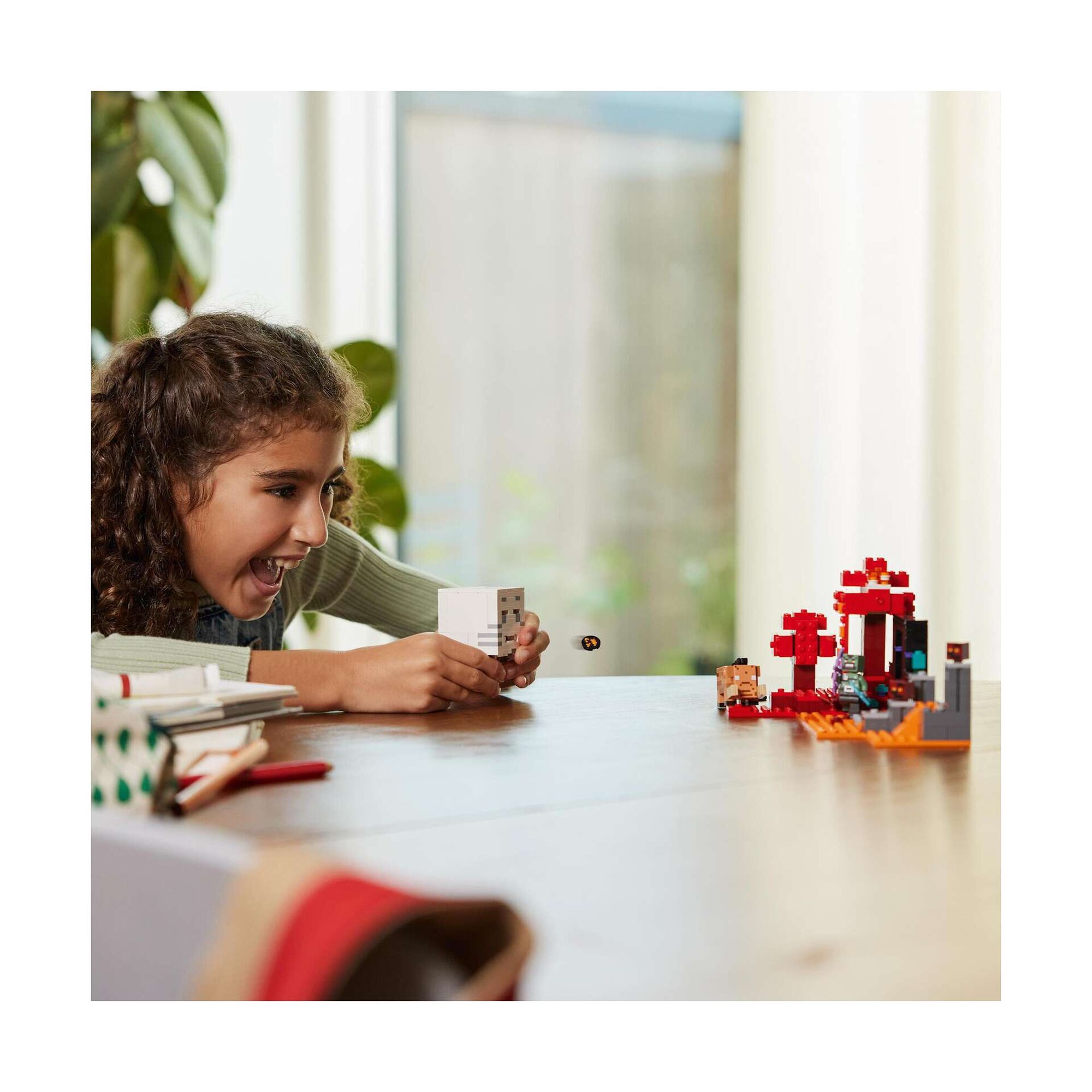 A Emboscada do Portal do Nether - 21255 A Emboscada do Portal do Nether - 21255