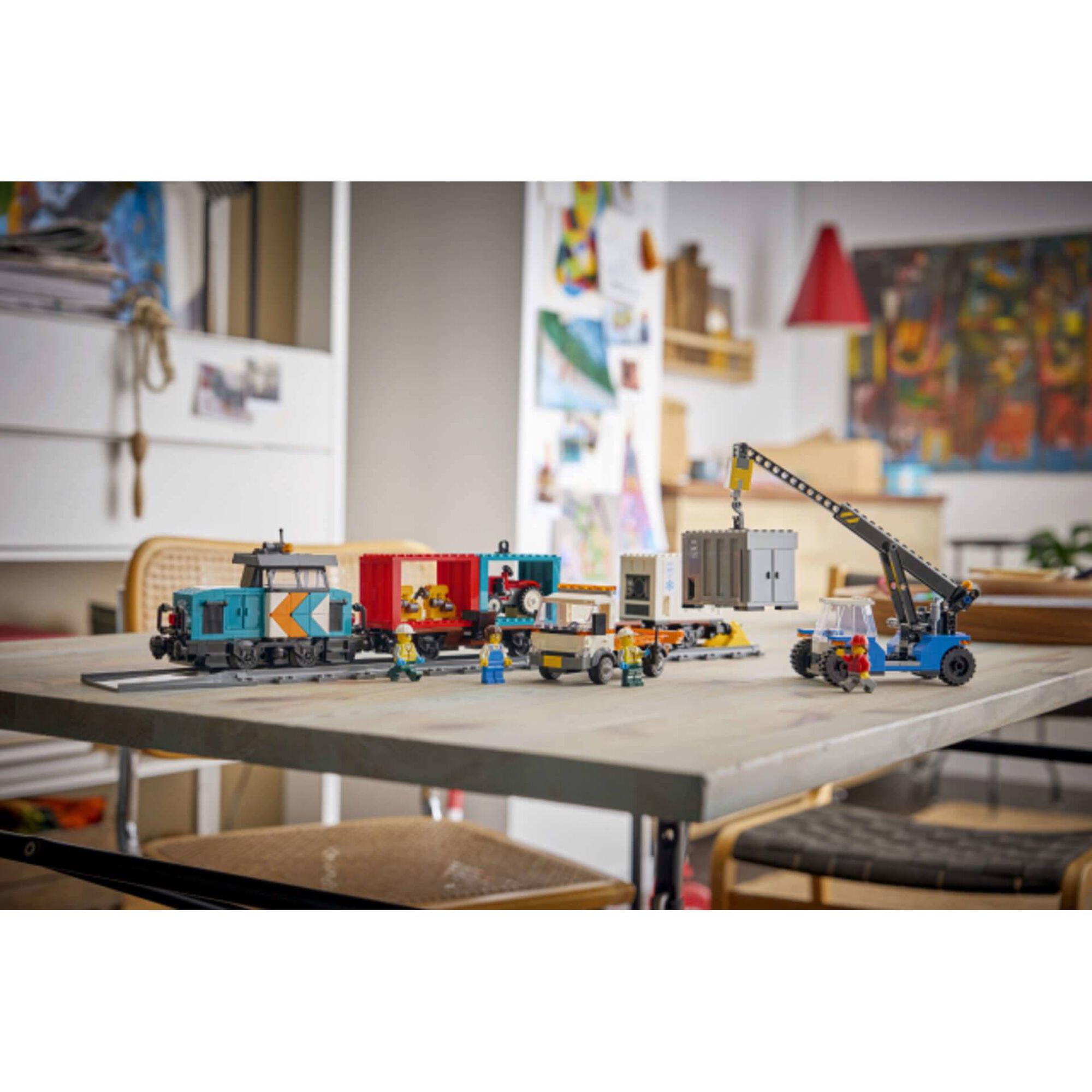 LEGO City - Porto de Comboios de Mercadoria com Grua e Cami&atilde;o - 60509
