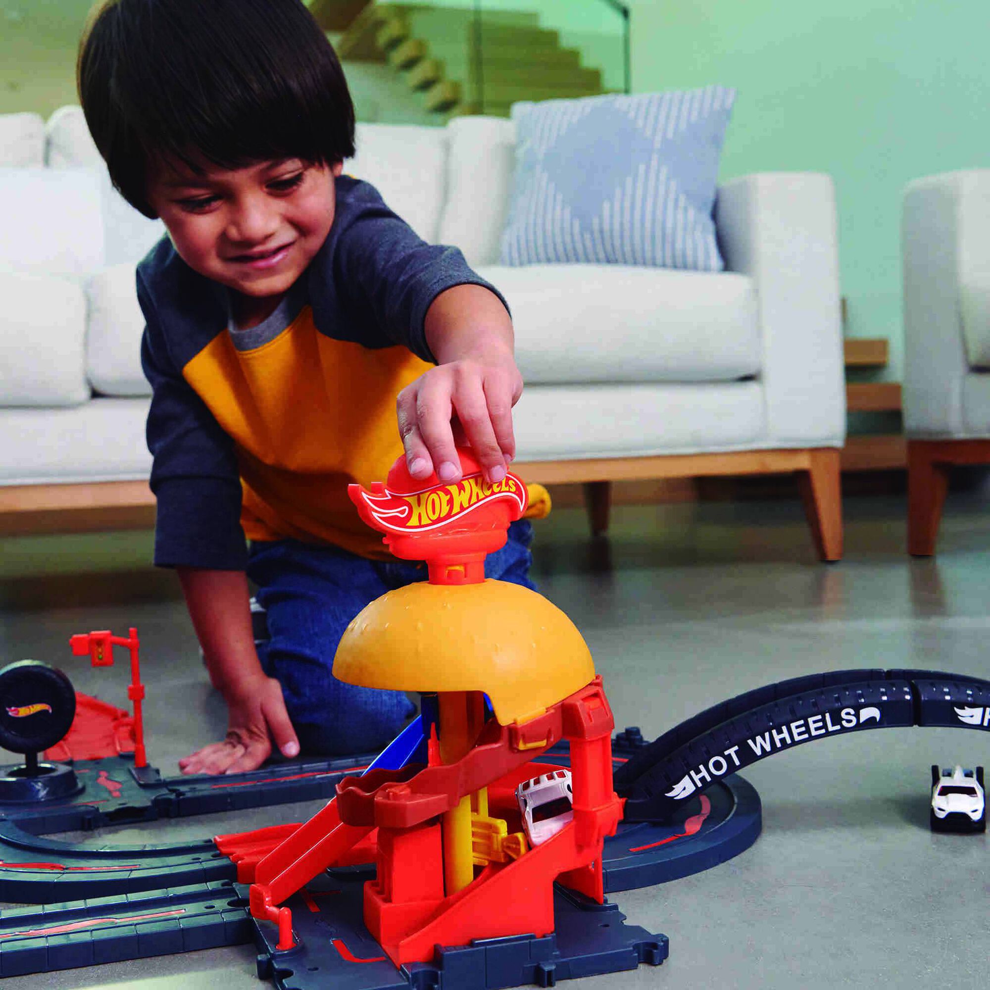 Garagem Downtown Hot Wheels (vários modelos)