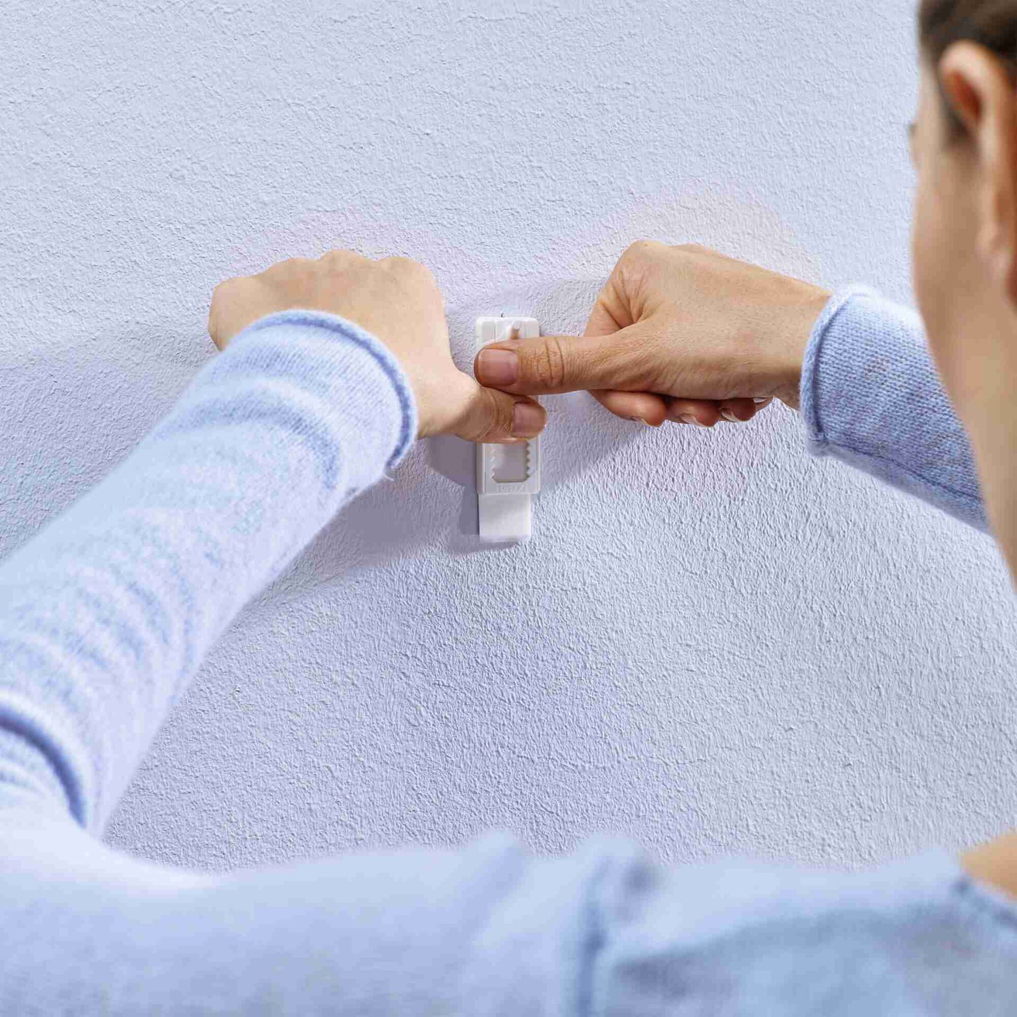 Prego Adesivo Ajustável