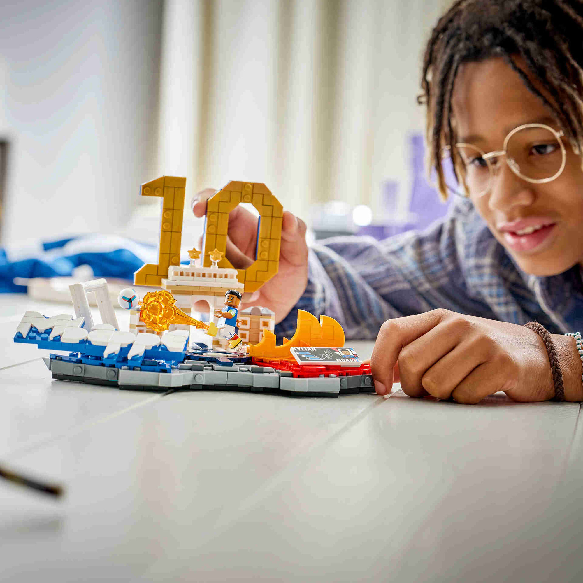 LEGO - Kylian Mbapp&eacute; &ndash; Destaques do Futebol - 43013