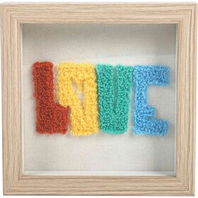 Quadro 15x15cm Bordado Love