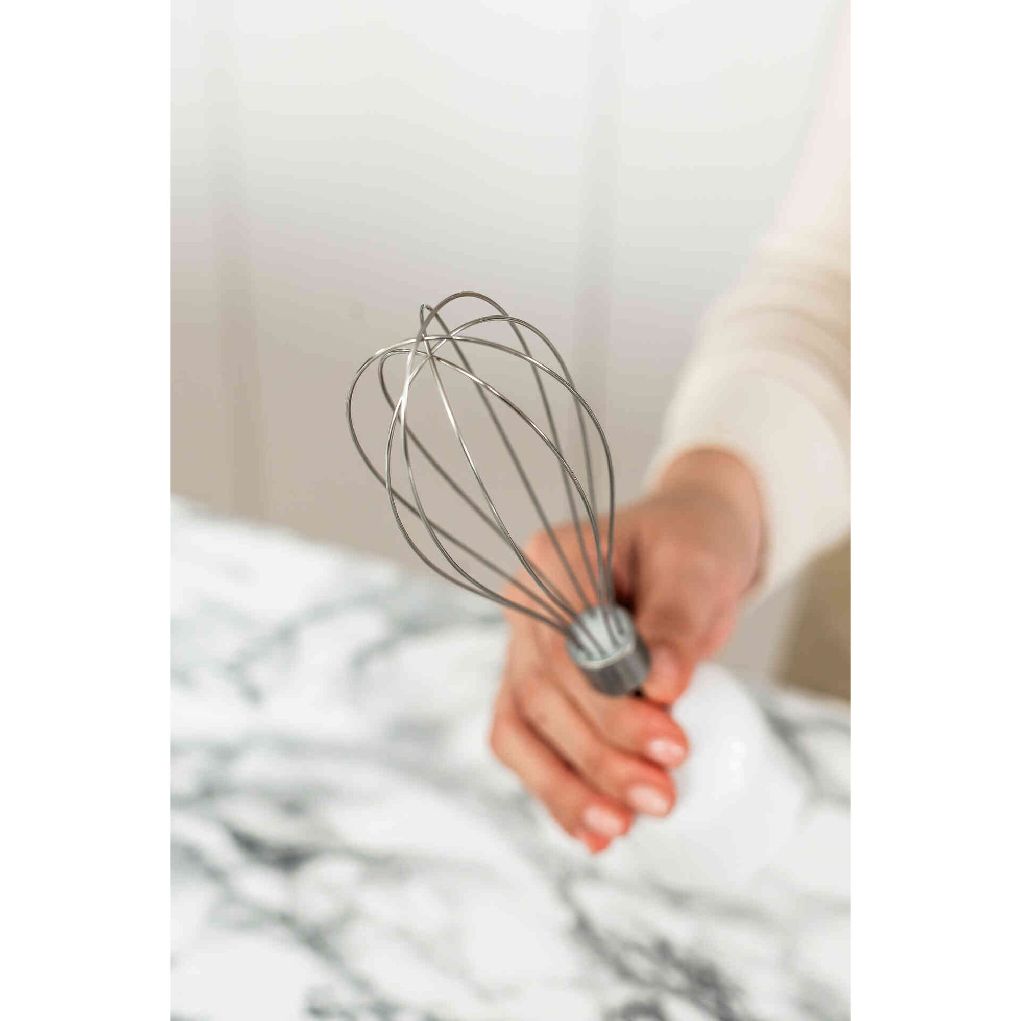 Varinha com Acessórios Branca 800W