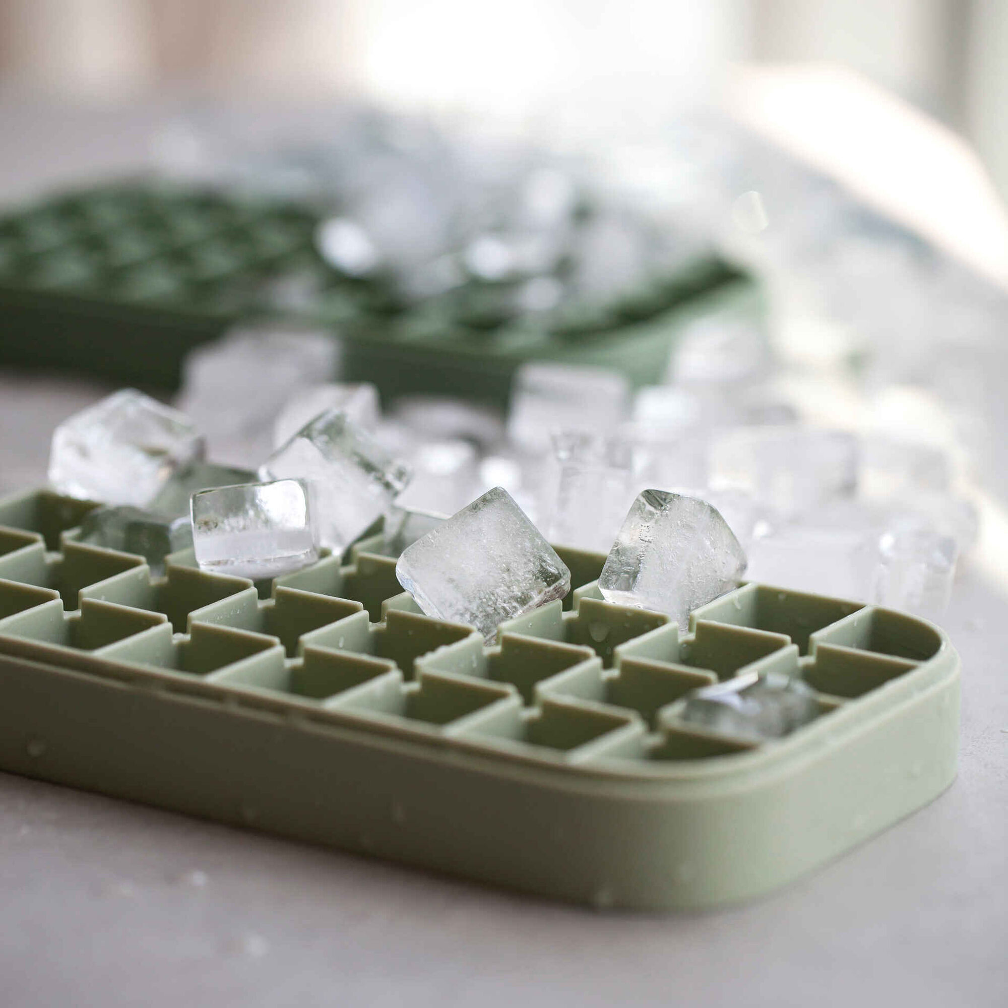 Conjunto 2 Cuvetes Gelo com Tampa Silicone 32 Cubos Kasa