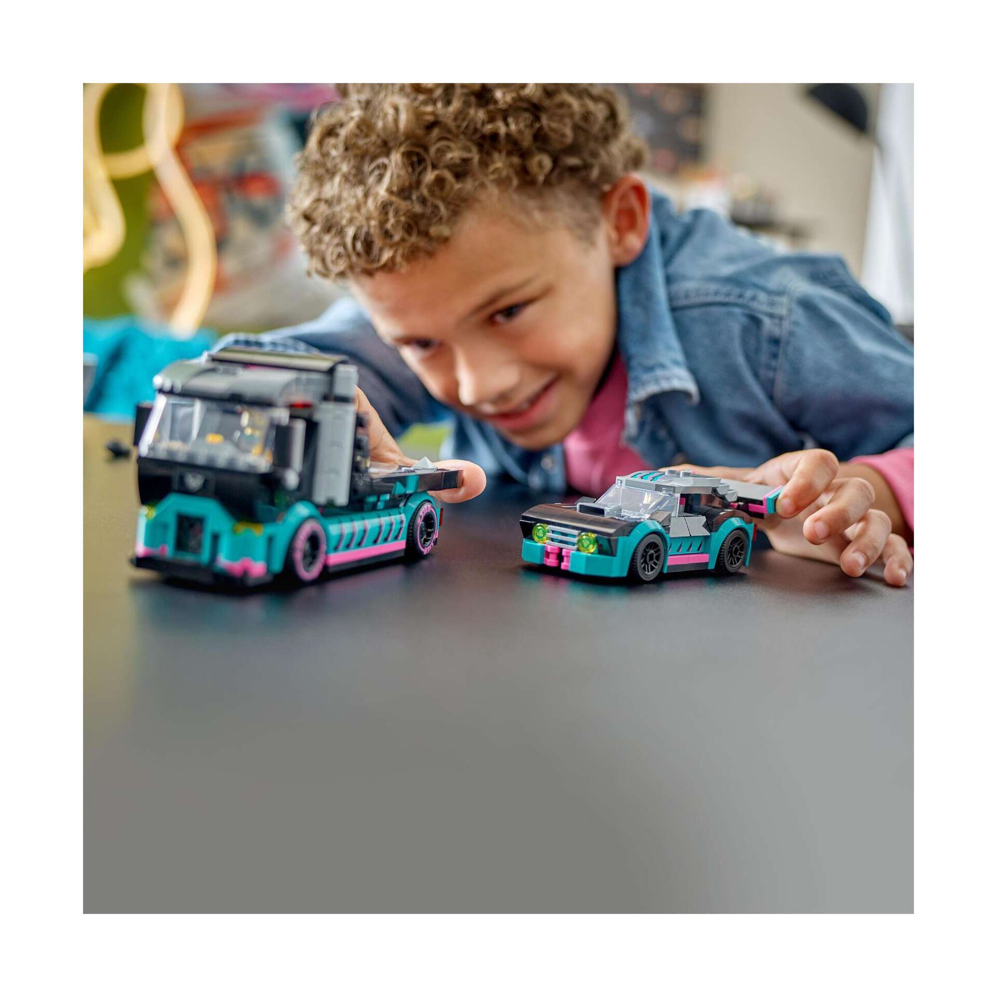 Carro de Corrida e Camião de Transporte de Carros - 60406 Carro de Corrida e Camião de Transporte de Carros - 60406