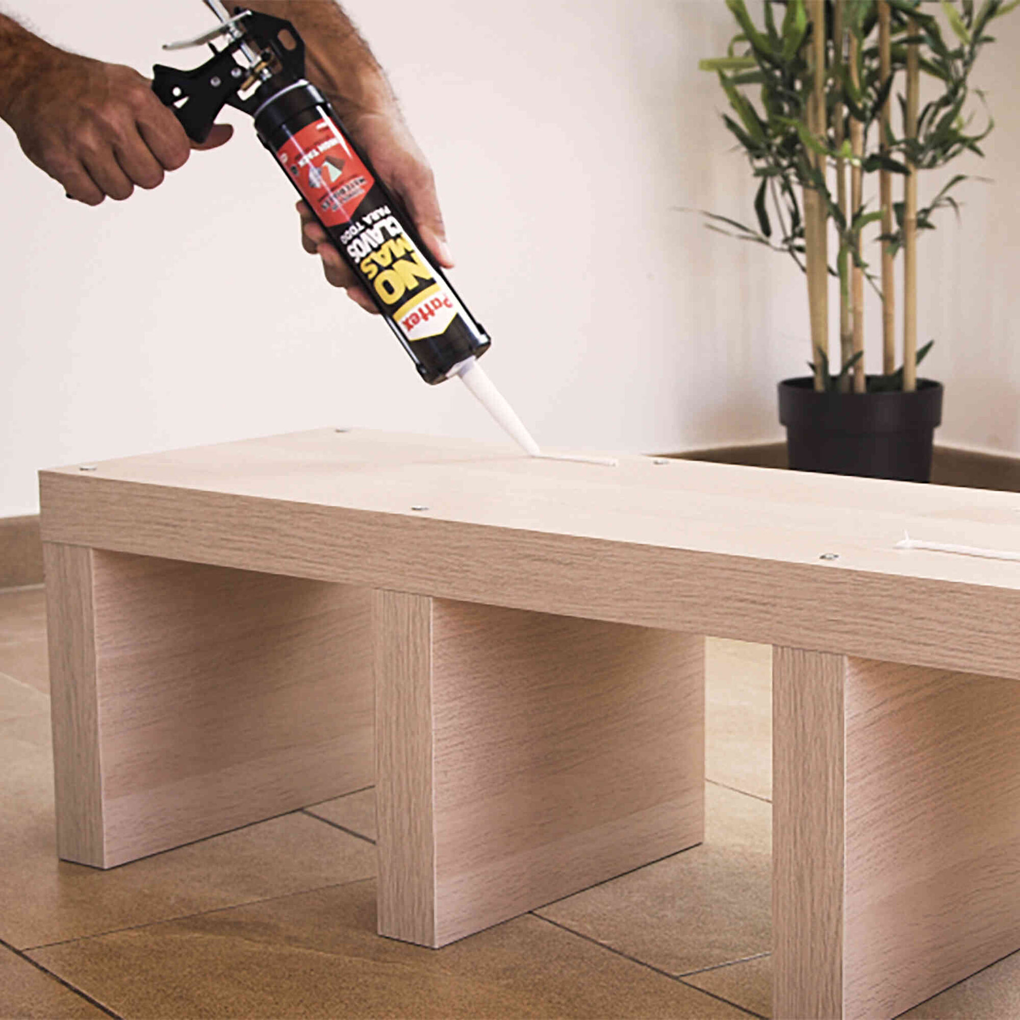 Cola e Veda Não Mais Pregos