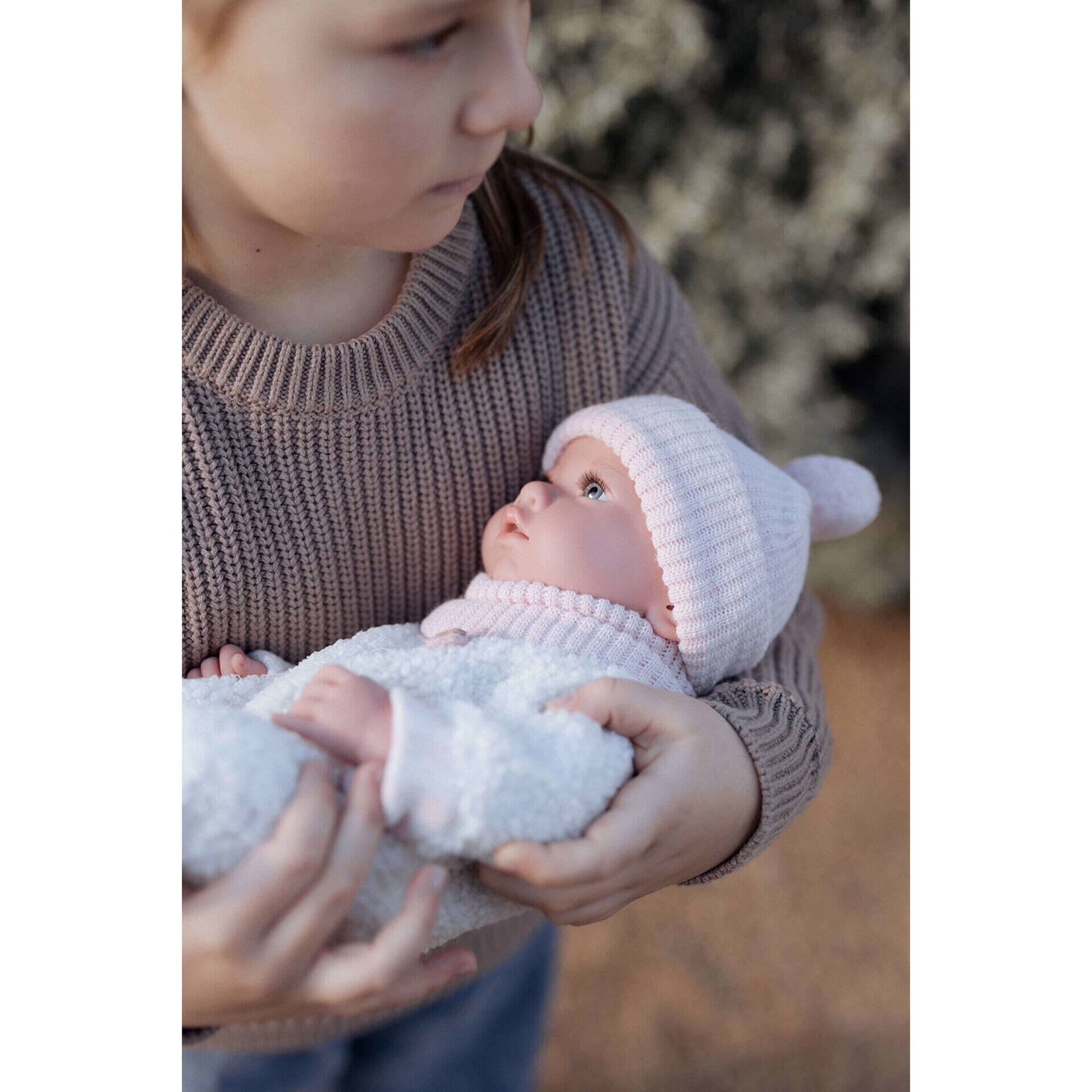 Reborn - Beb&eacute; Elegance Bege com Almofada