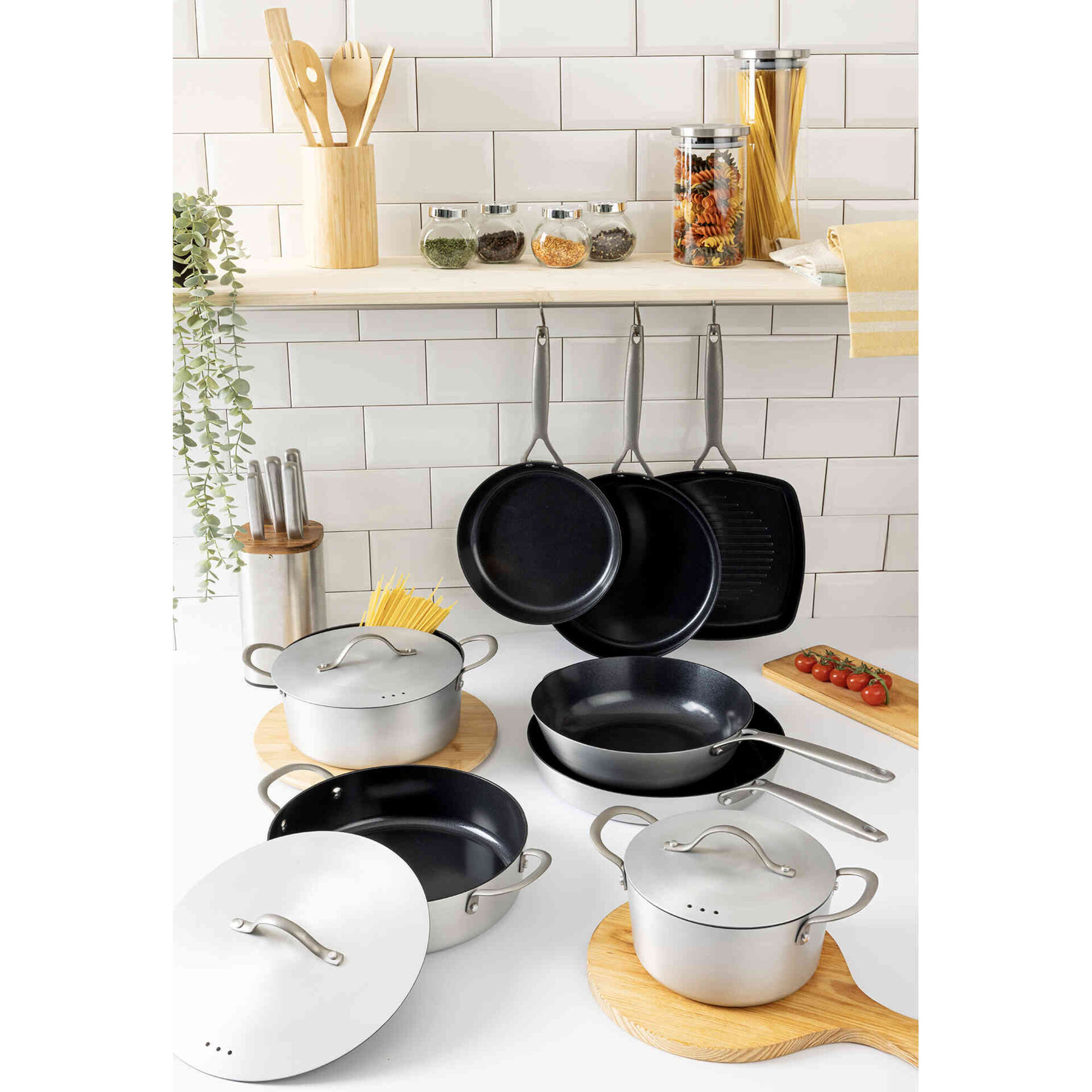 Frigideira Antiaderente Alum&iacute;nio 32cm N&eacute;voa