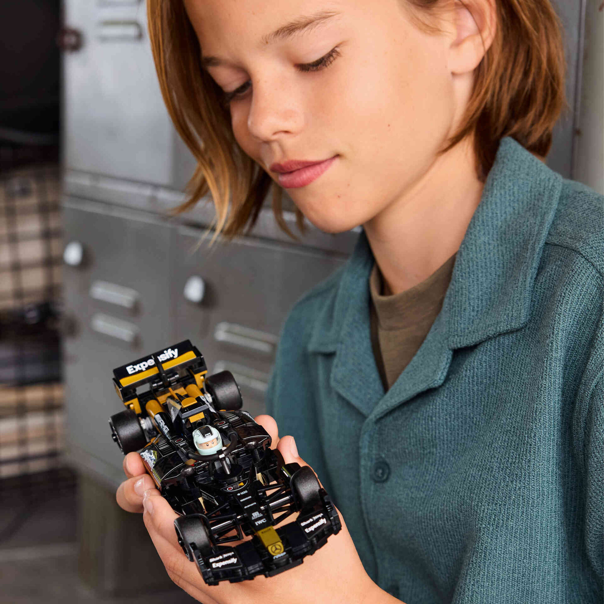 LEGO Speed Champions - APXGP Team Race Car de F1: O Filme - 77252