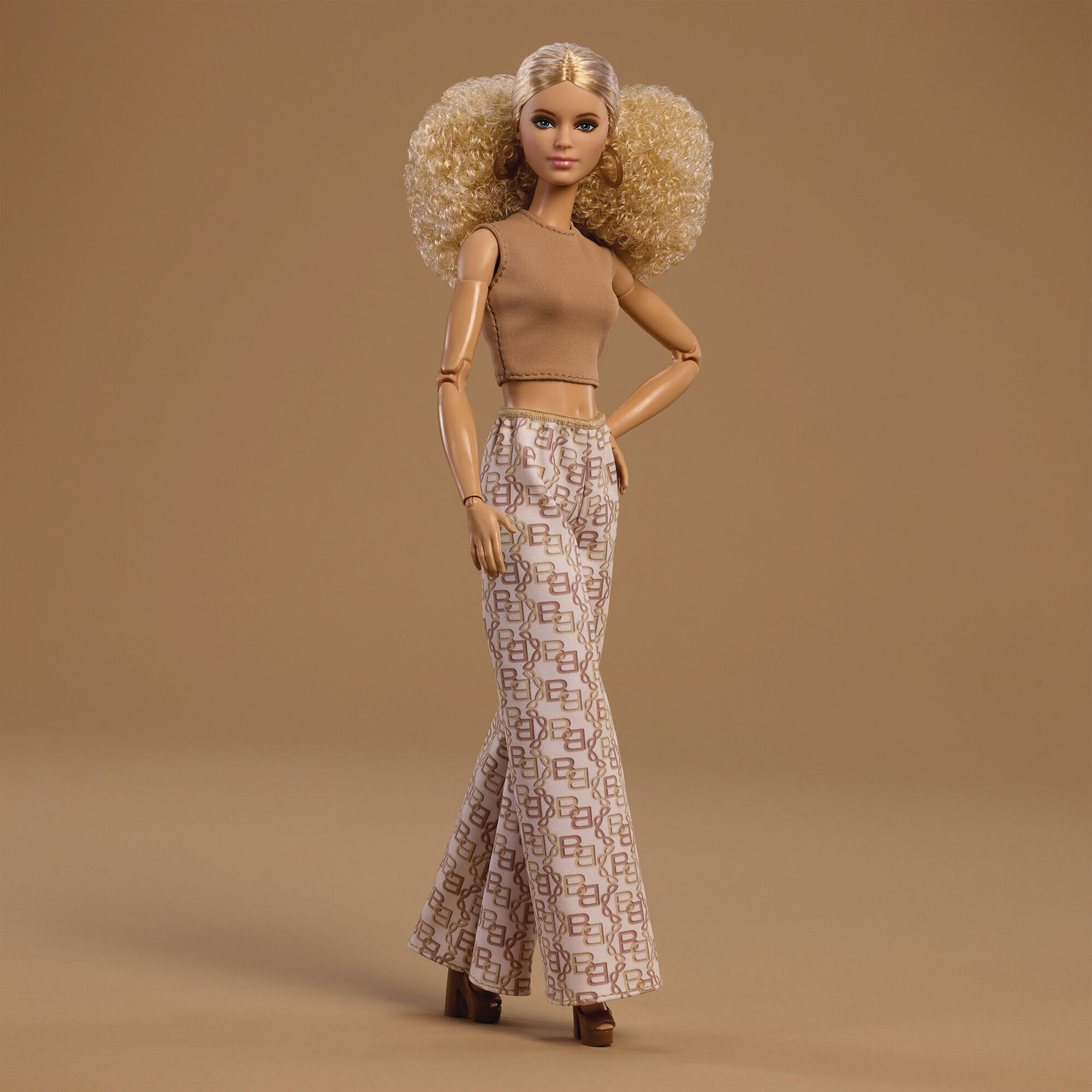 Barbie - Boneca Signature Basics Modelo 07