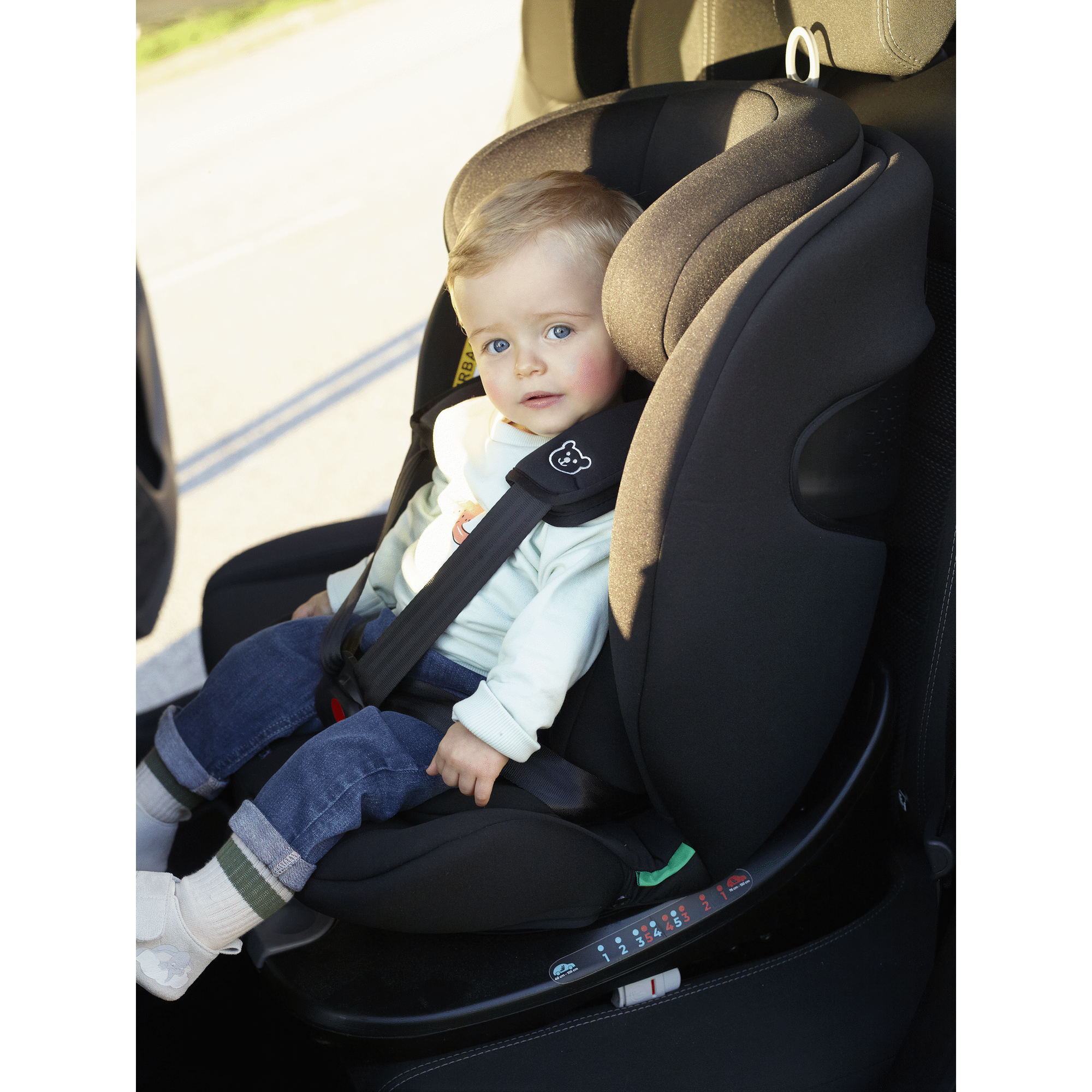 Cadeira Auto I-Size 40-150cm Isofix Rotativa Roundfix Cinza Cadeira Auto I-Size 40-150cm Isofix Rotativa Roundfix Cinza