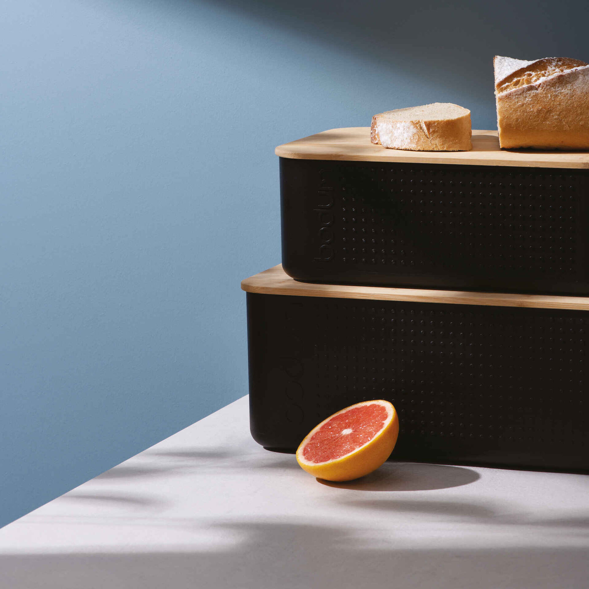 Caixa de Pão Plástico e Bambu Preta Bistro