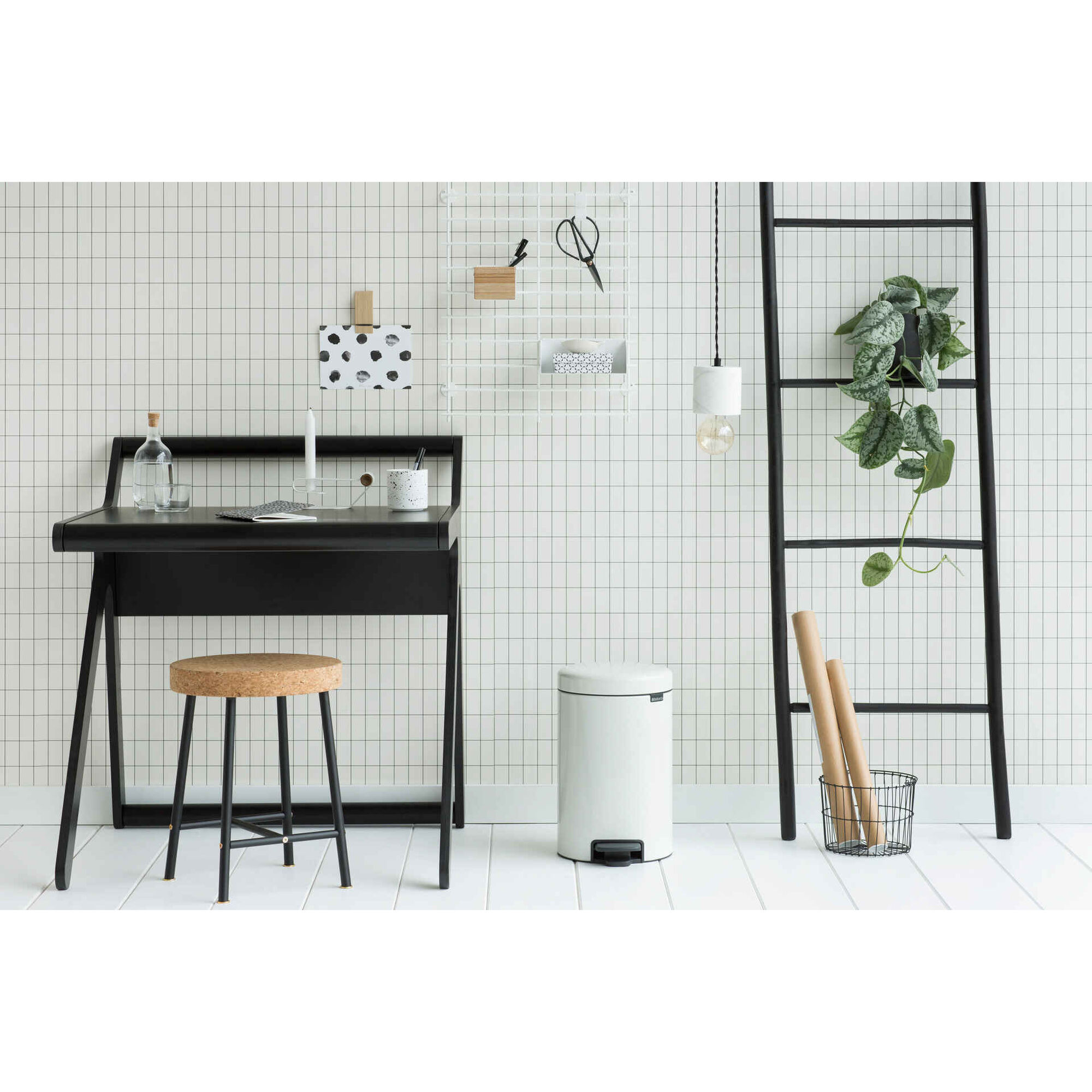 Balde de Lixo com Pedal A&ccedil;o Inoxid&aacute;vel 12L Branco NewIcon Brabantia