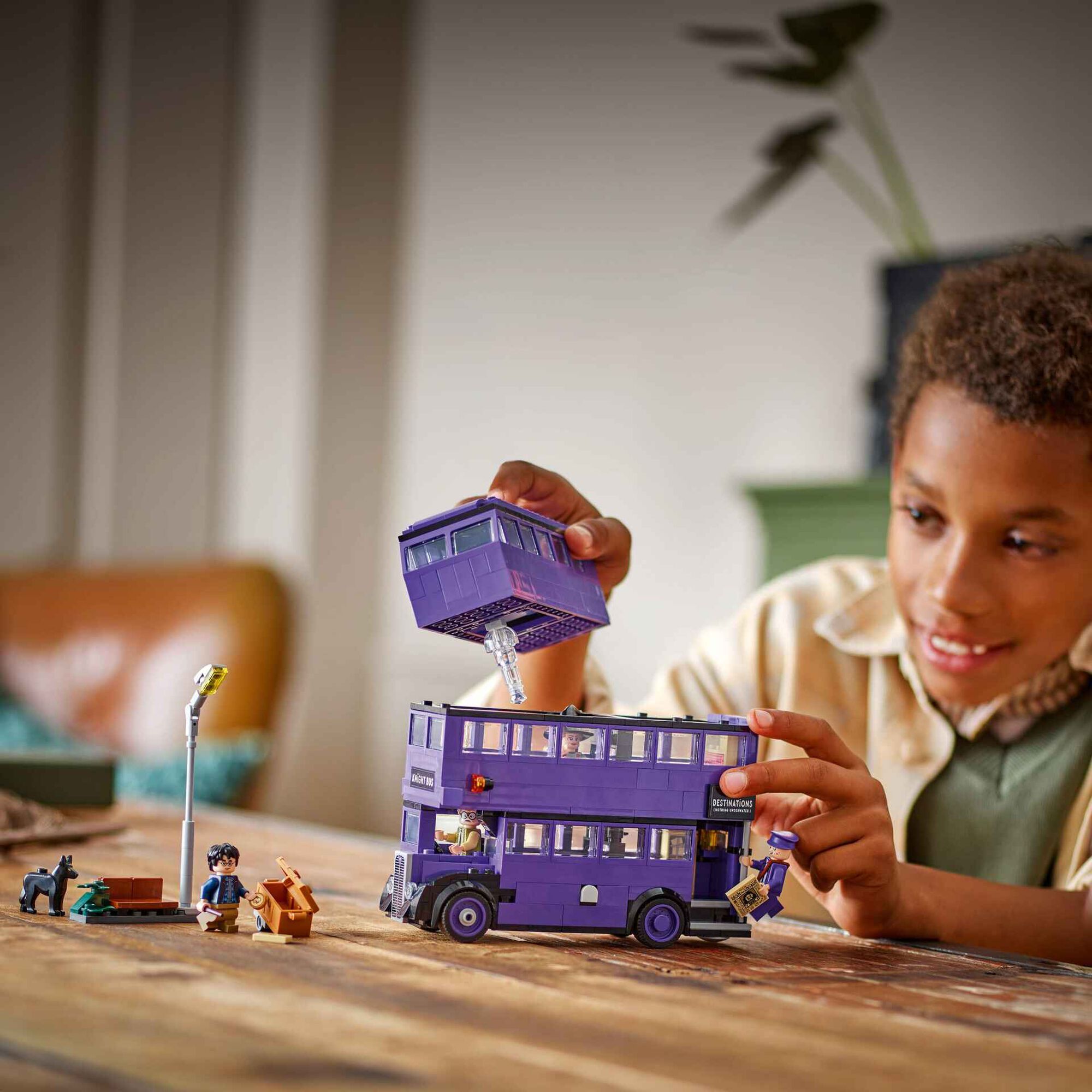 LEGO Harry Potter - Aventura no Autocarro Cavaleiro - 76446