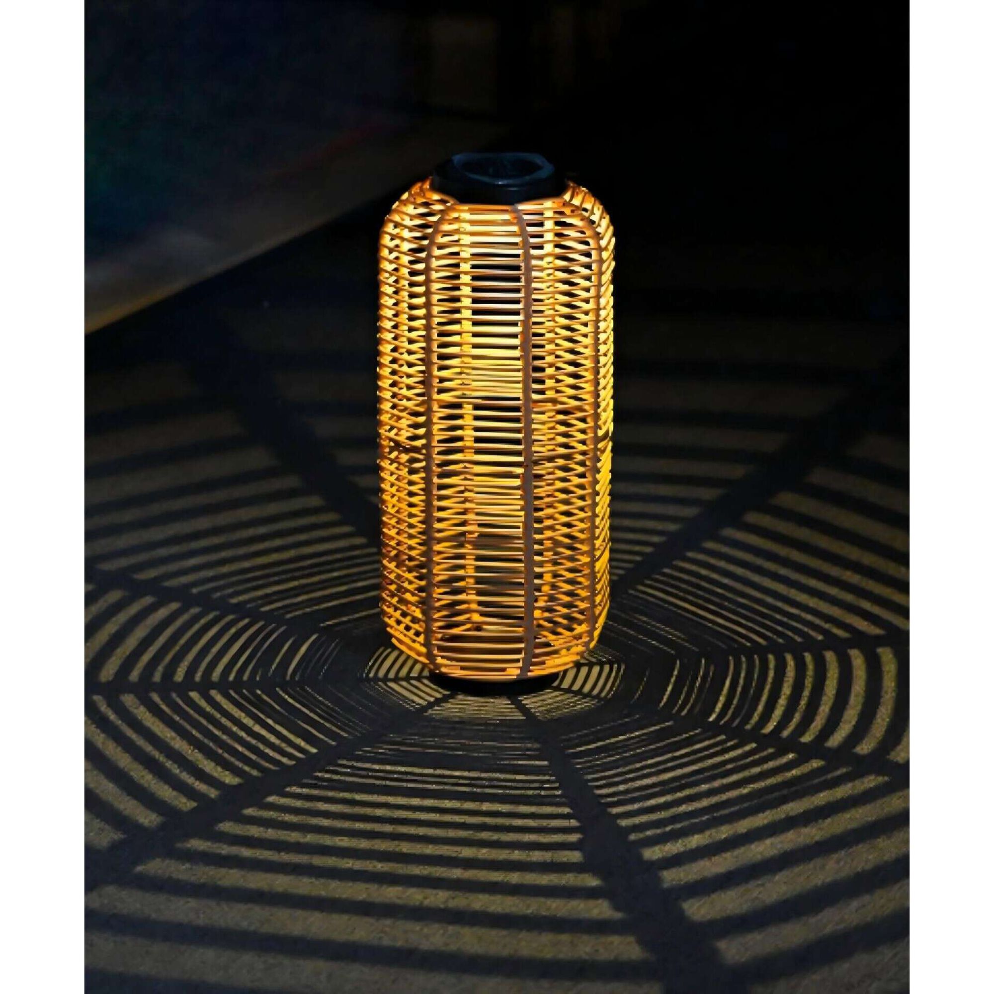 Candeeiro de Ch&atilde;o Redondo Wicker Kasa