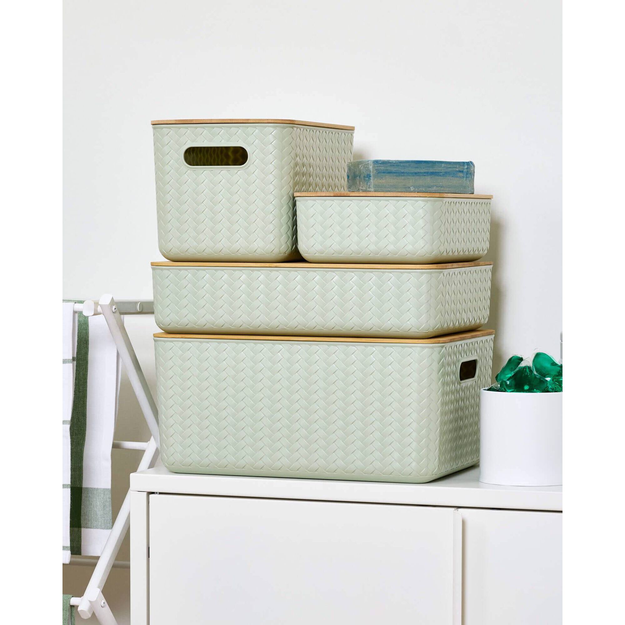 Caixa Entran&ccedil;ada Verde com Tampa Bambu Kasa