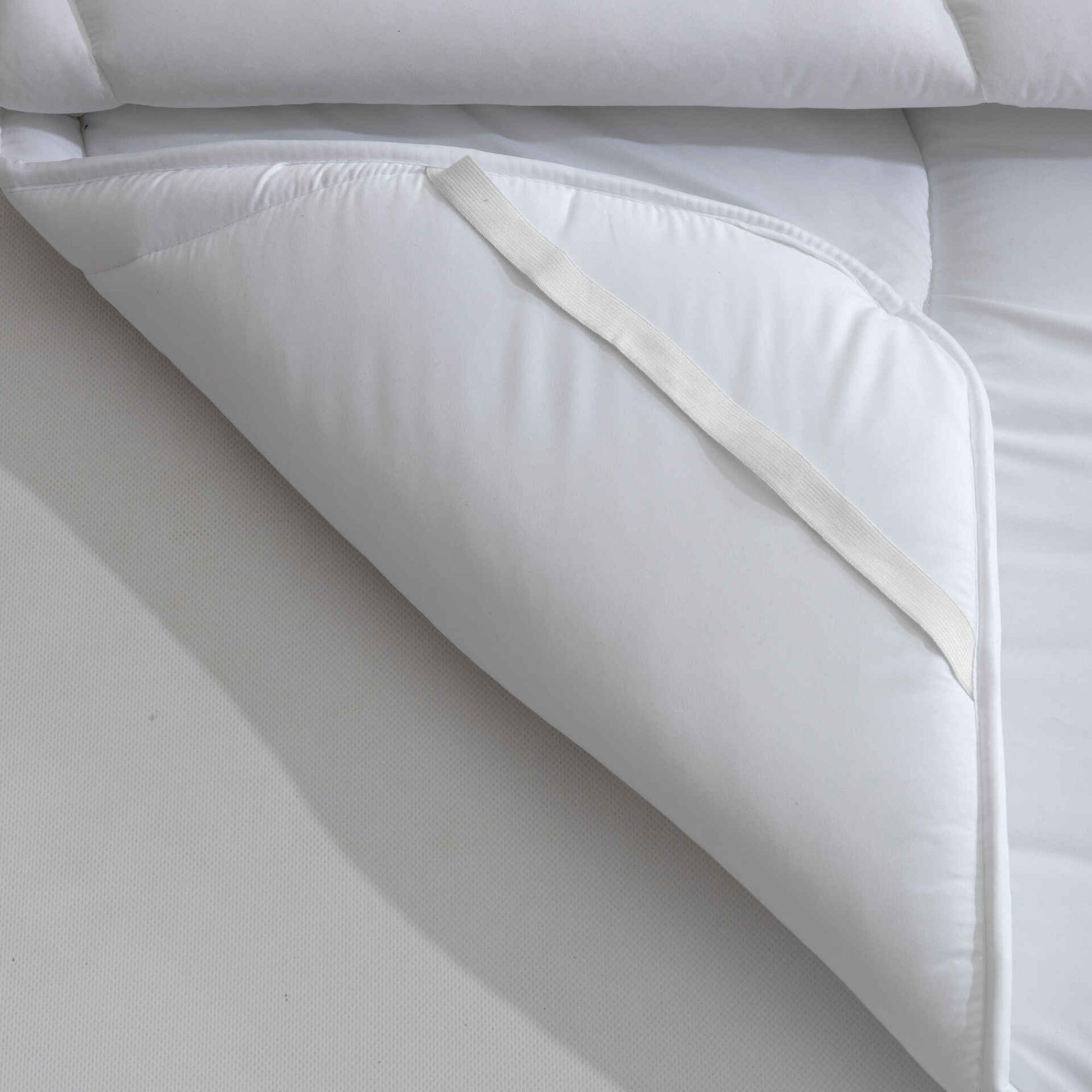 Sobrecolchão Poliéster 140x200cm