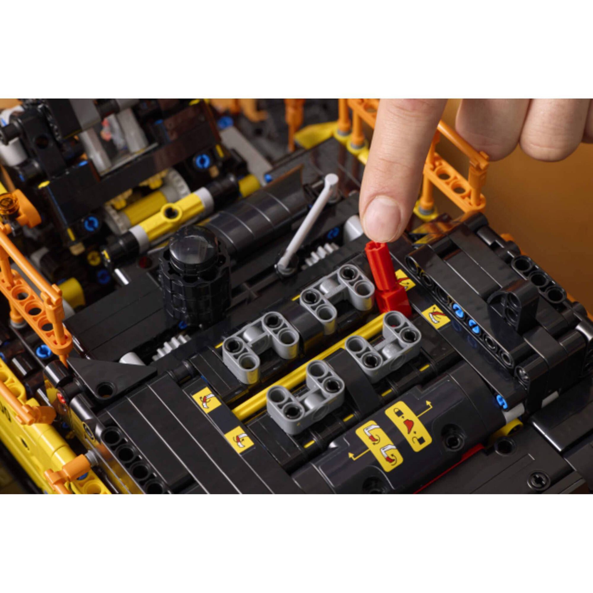 LEGO Technic - Escavadora Volvo Ec500 Hybrid - 42215