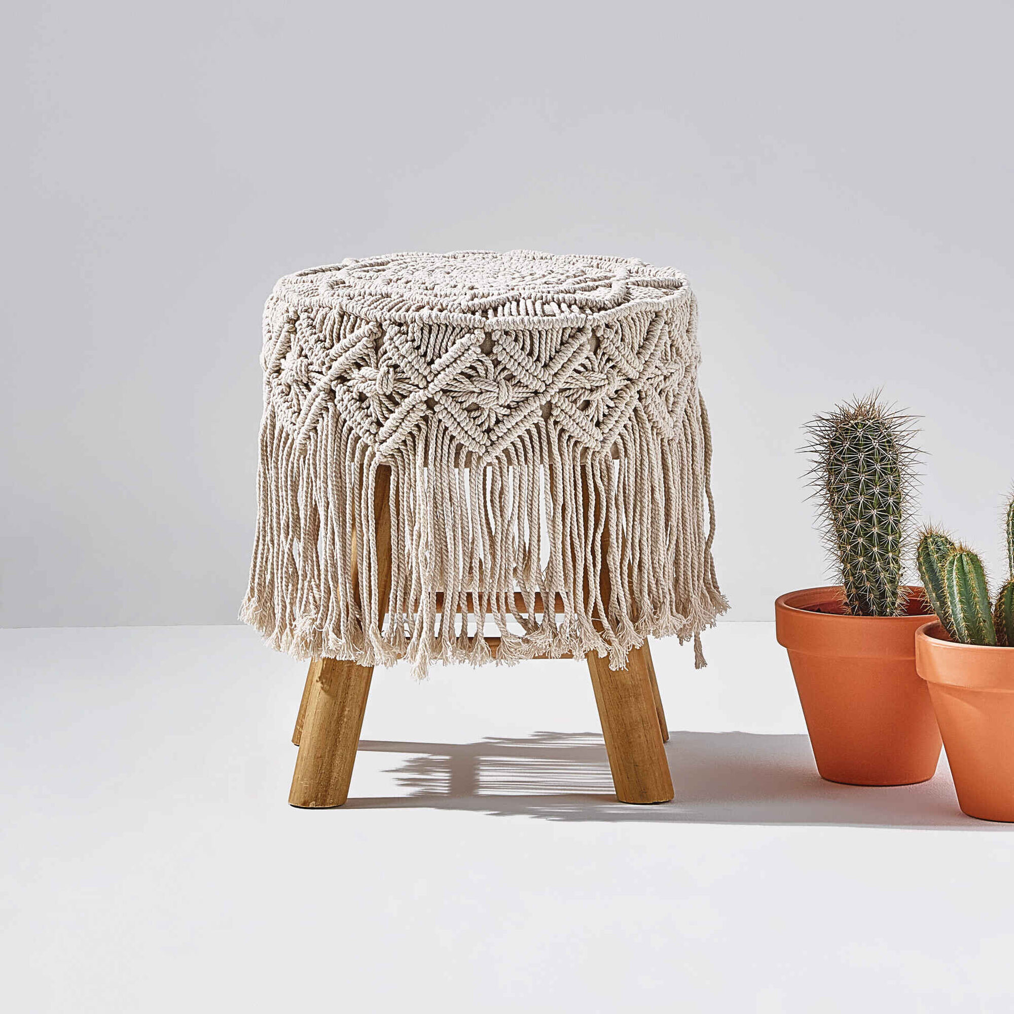 Repousa P&eacute;s Bege Macram&eacute; Kasa