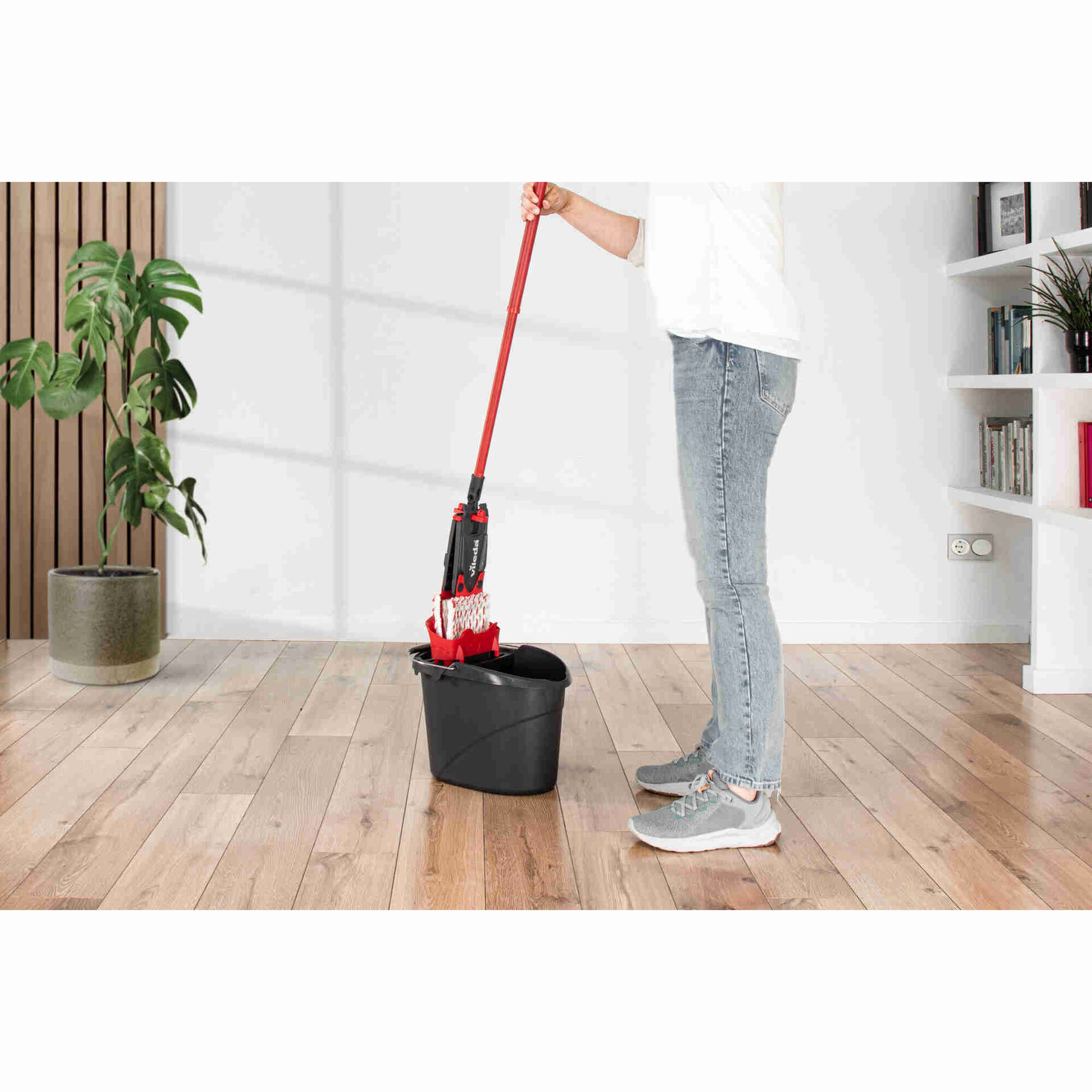 Conjunto Mopa Microfibra e Balde Limpeza com Espremedor Ultramax Vileda
