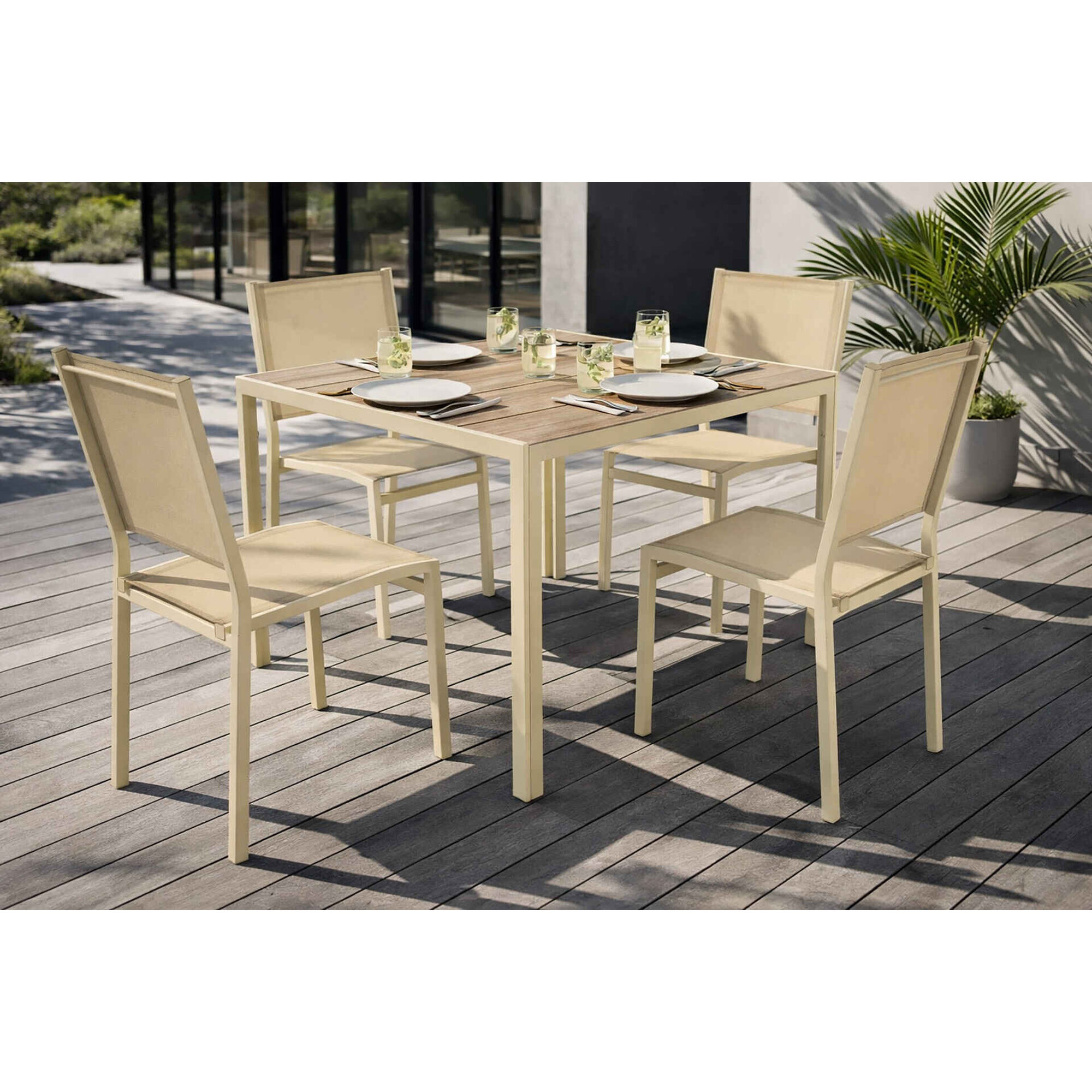 Conjunto de Mesa e 4 Cadeiras Metal Amarelo Kasa