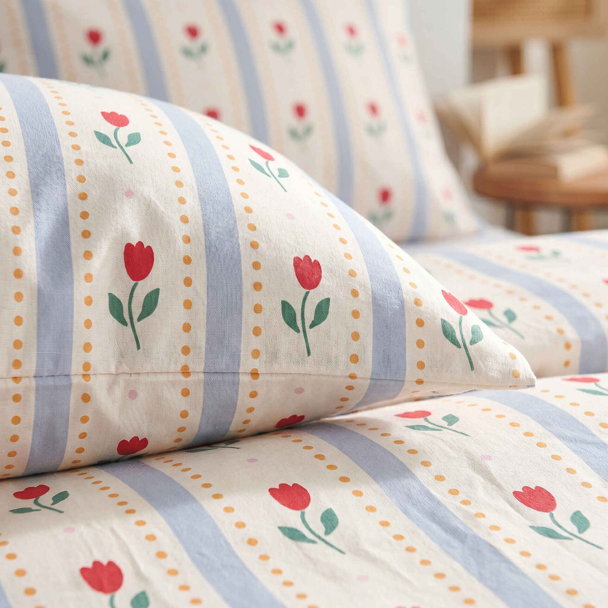 Conjunto Capa de Edred&atilde;o e Fronhas 240x260cm Tulipas Rustic Country Kasa