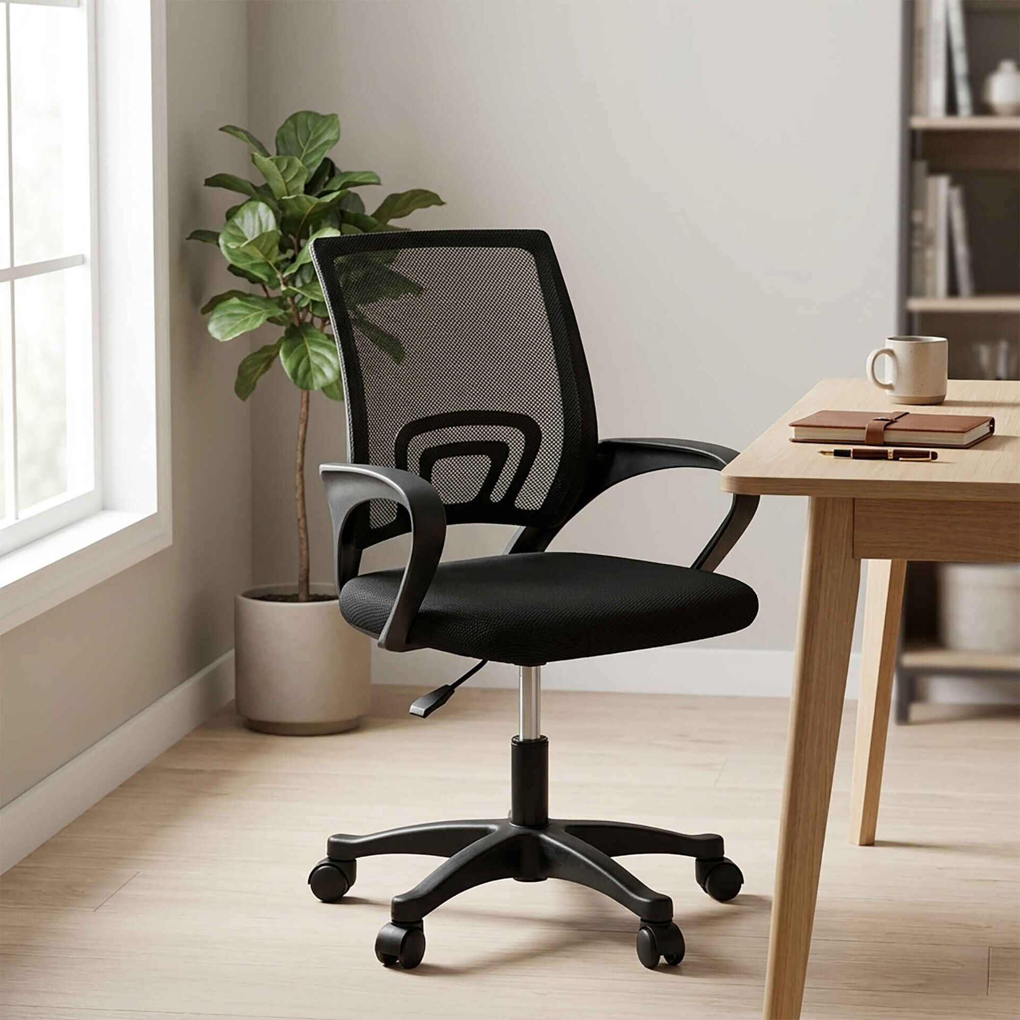 Cadeira de Escrit&oacute;rio Ergon&oacute;mica Preta Kasa