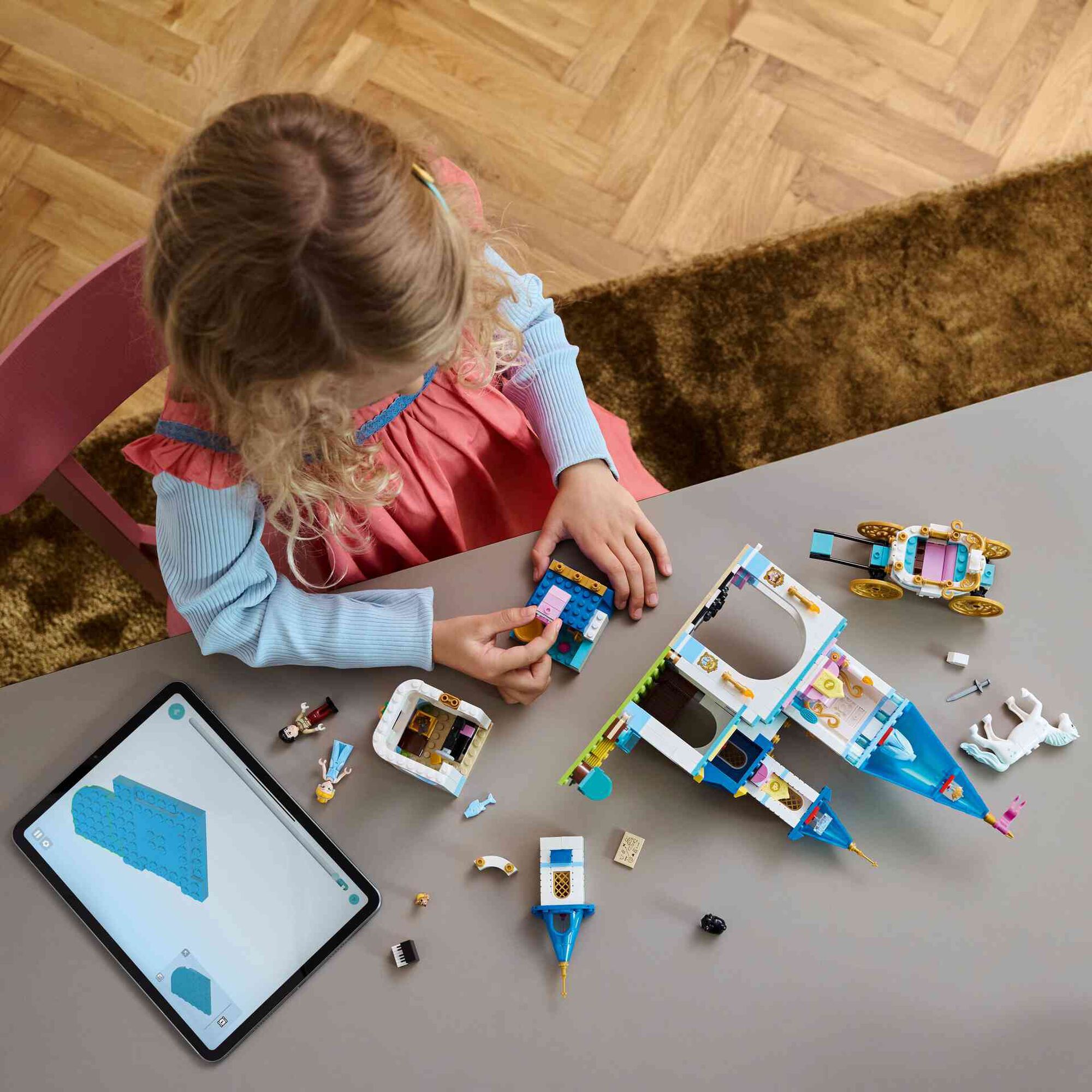 LEGO Disney - Castelo da Cinderela e Carruagem com Cavalos - 43275