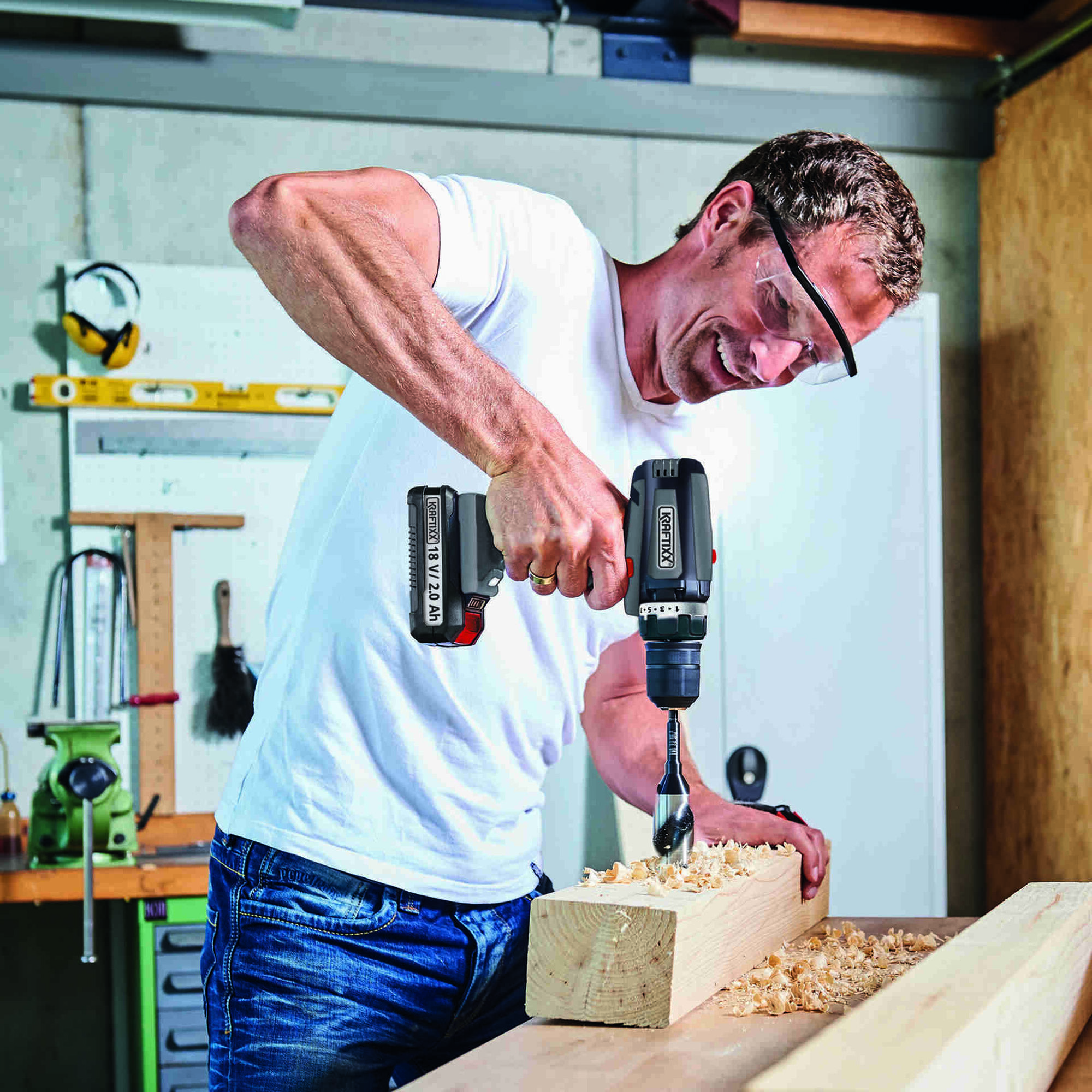 Berbequim sem fios 18V com Bateria