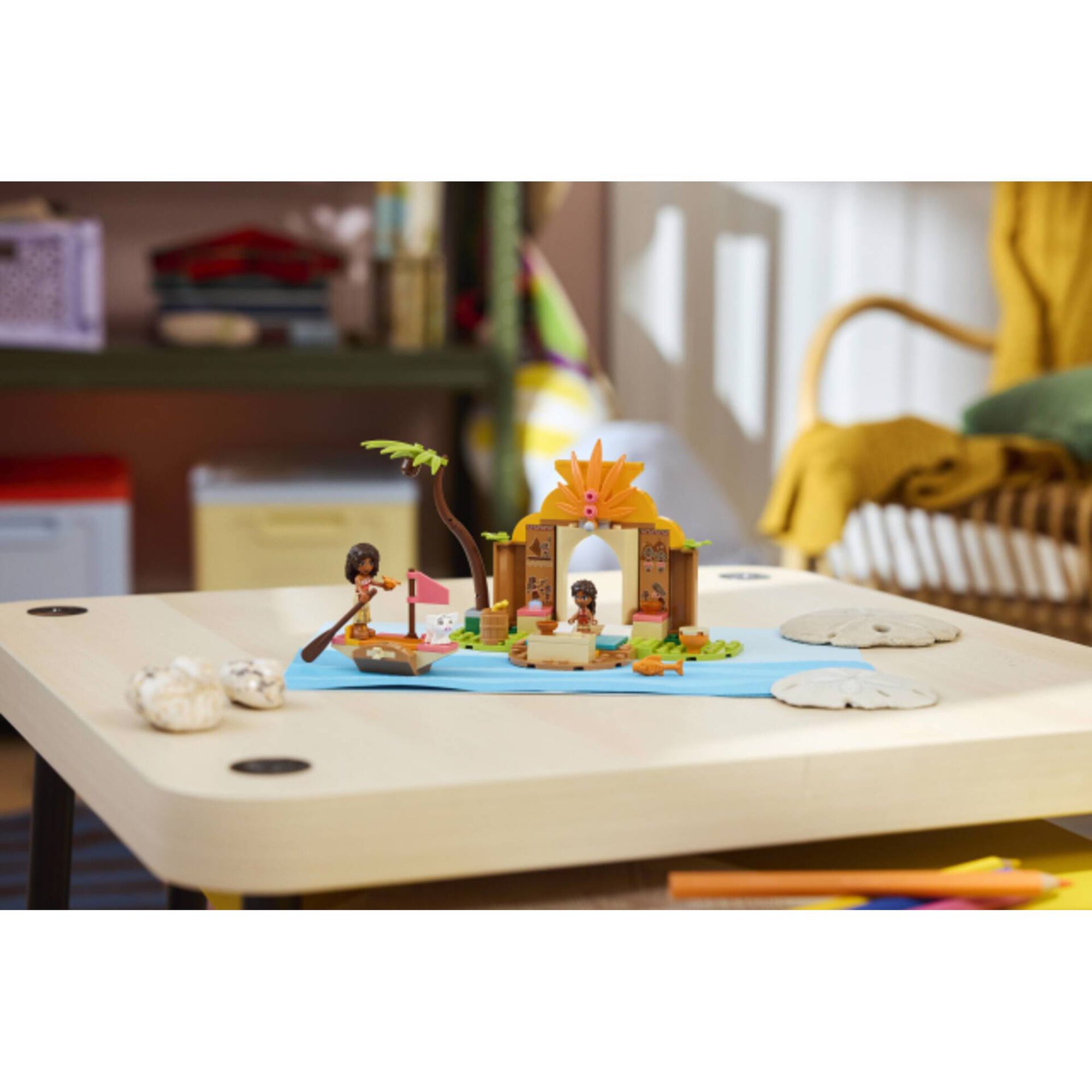 LEGO Disney - Casa da Aldeia e Barco - 43282