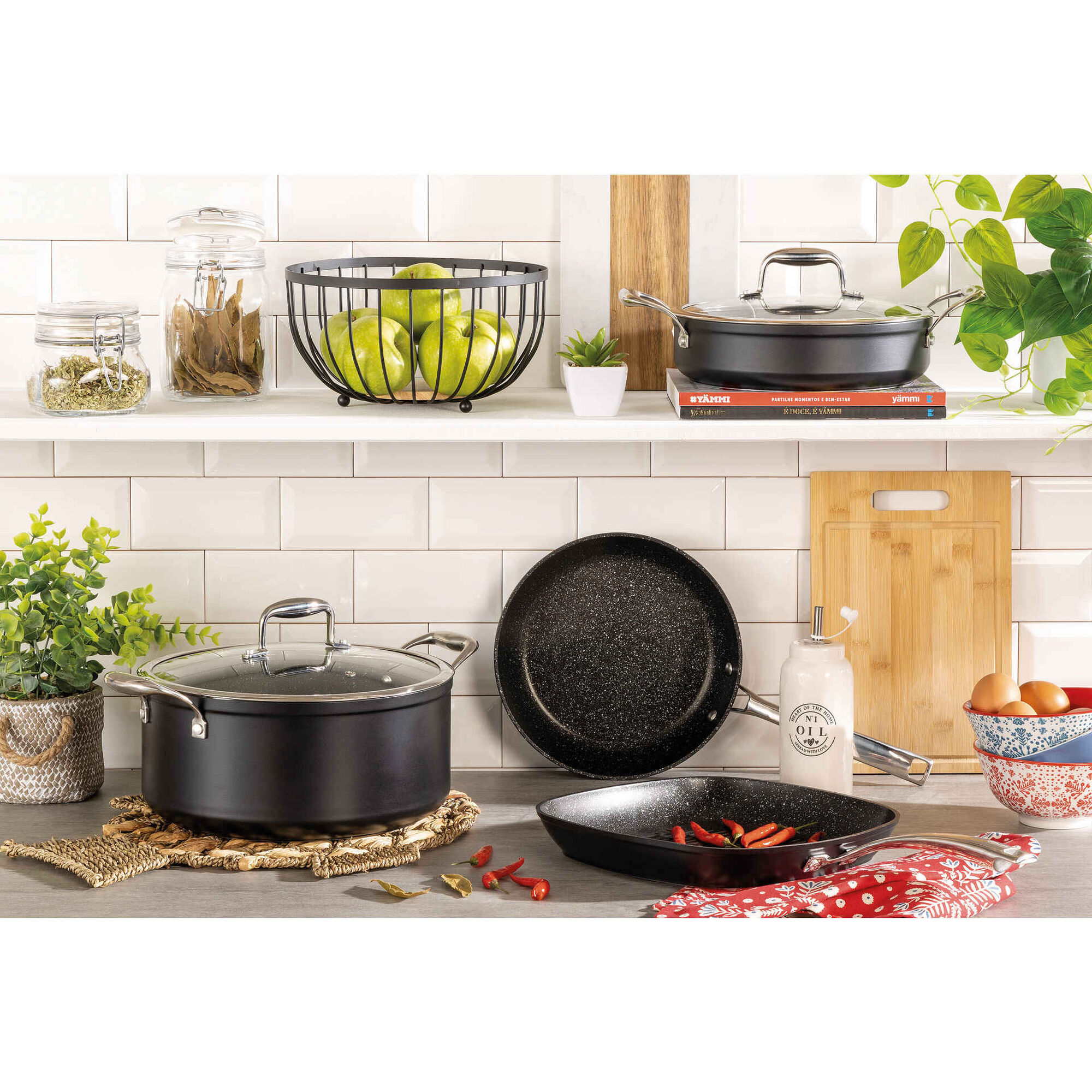 Fruteira Metal com Base Madeira Preta Cosy Kasa