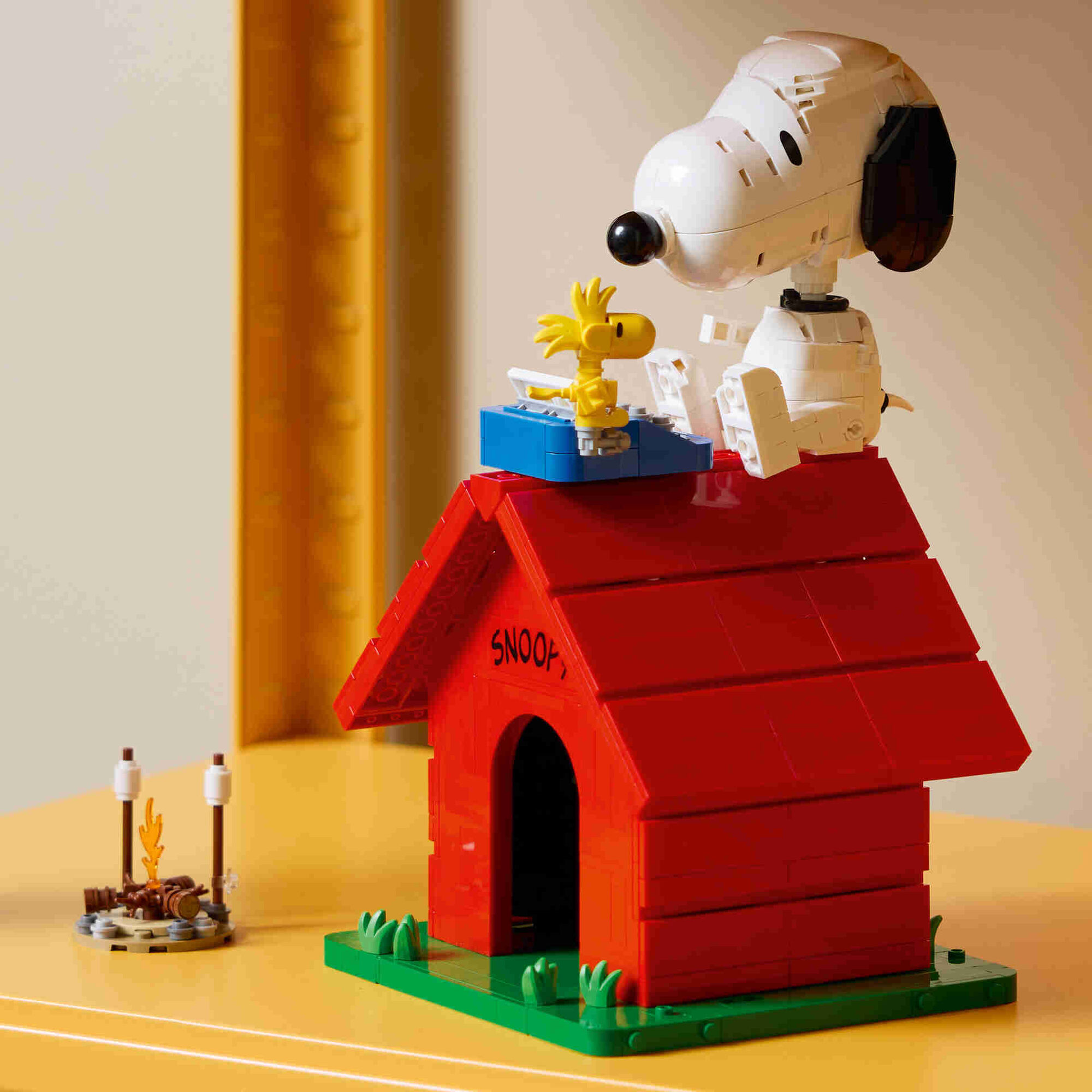 LEGO Ideas - Peanuts: Casota do Snoopy - 21368