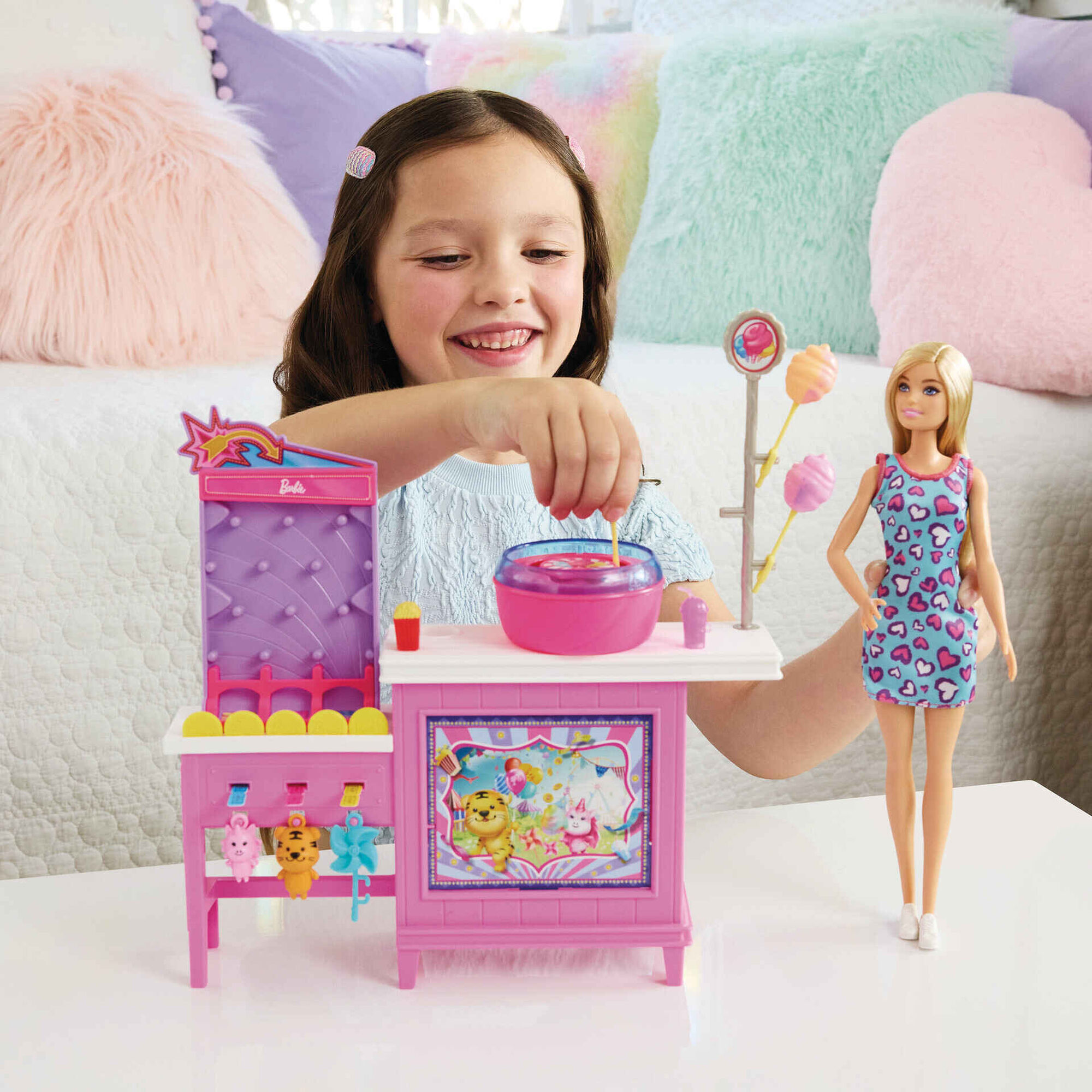 Barbie Mysteries Malibu Boneca e Conjunto Algodão Doce