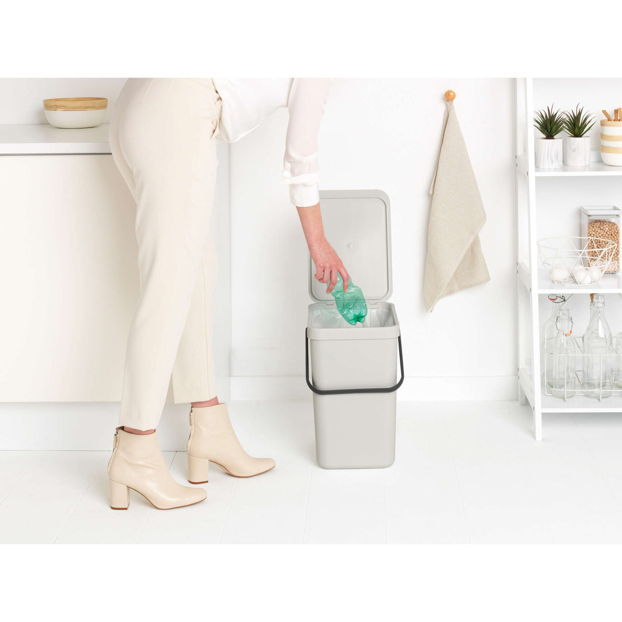 Balde de Lixo Pl&aacute;stico 25L Branco Sort & Go Brabantia