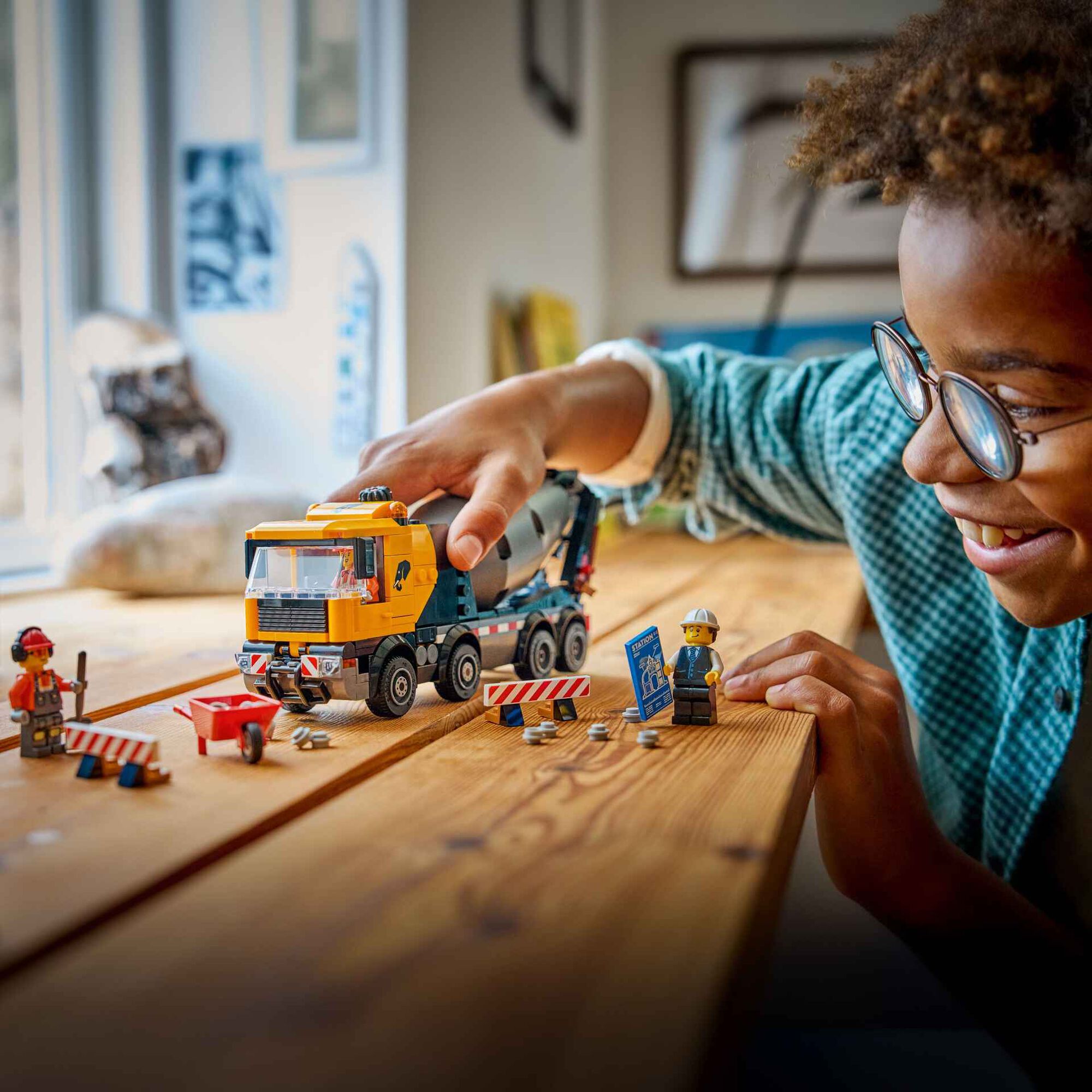 Cami&atilde;o com Betoneira - 60478