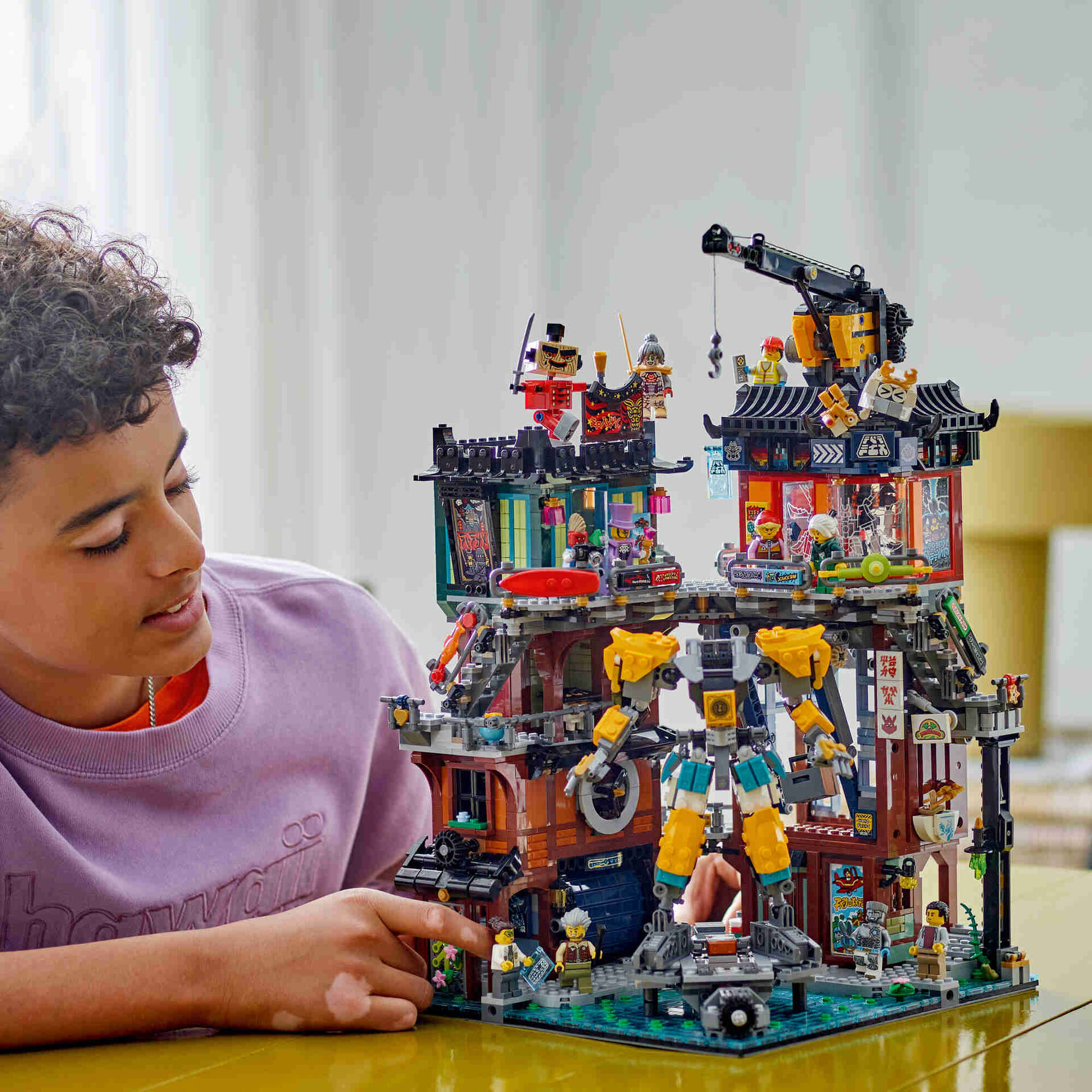 LEGO Ninjago - Oficinas da Cidade de NINJAGO - 71837