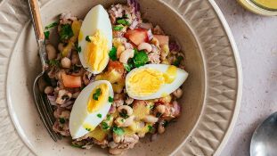 Salada de Atum e Feij&atilde;o Frade