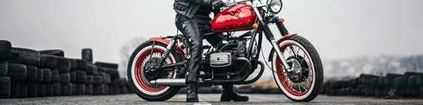 Motos